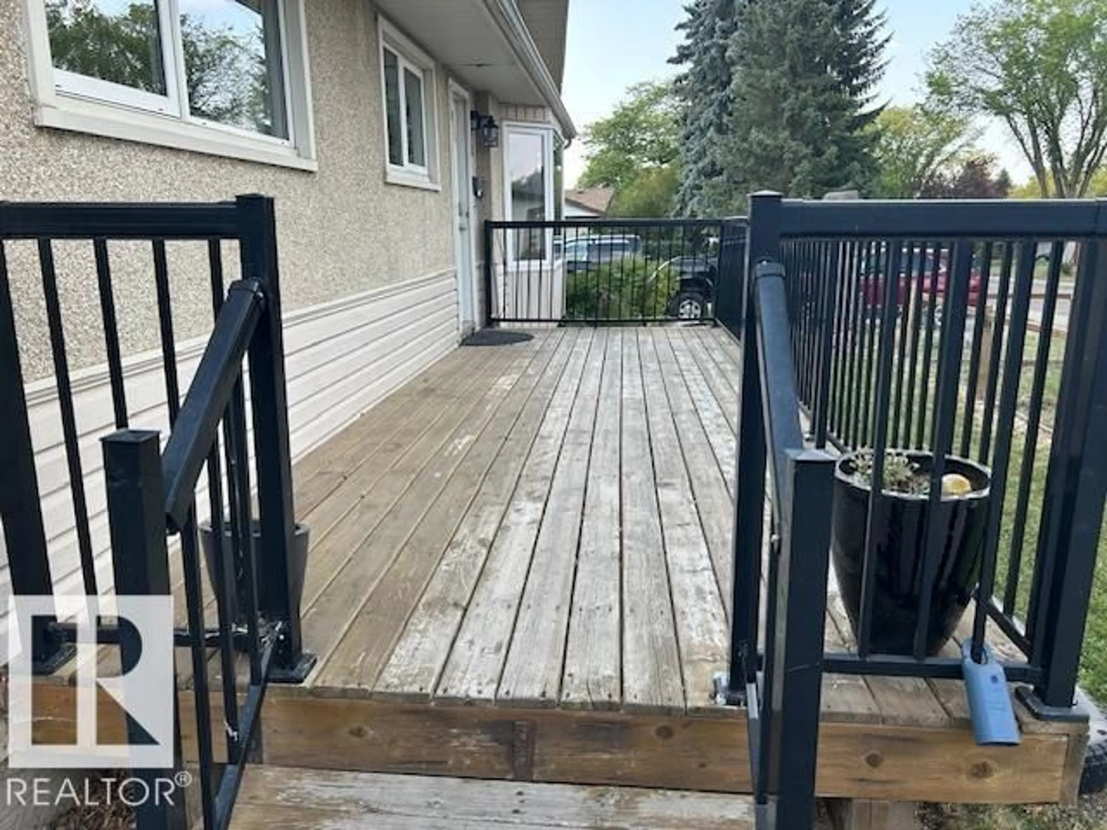 Patio, unknown for 13 HAZEL ST, Sherwood Park Alberta T8A1H7