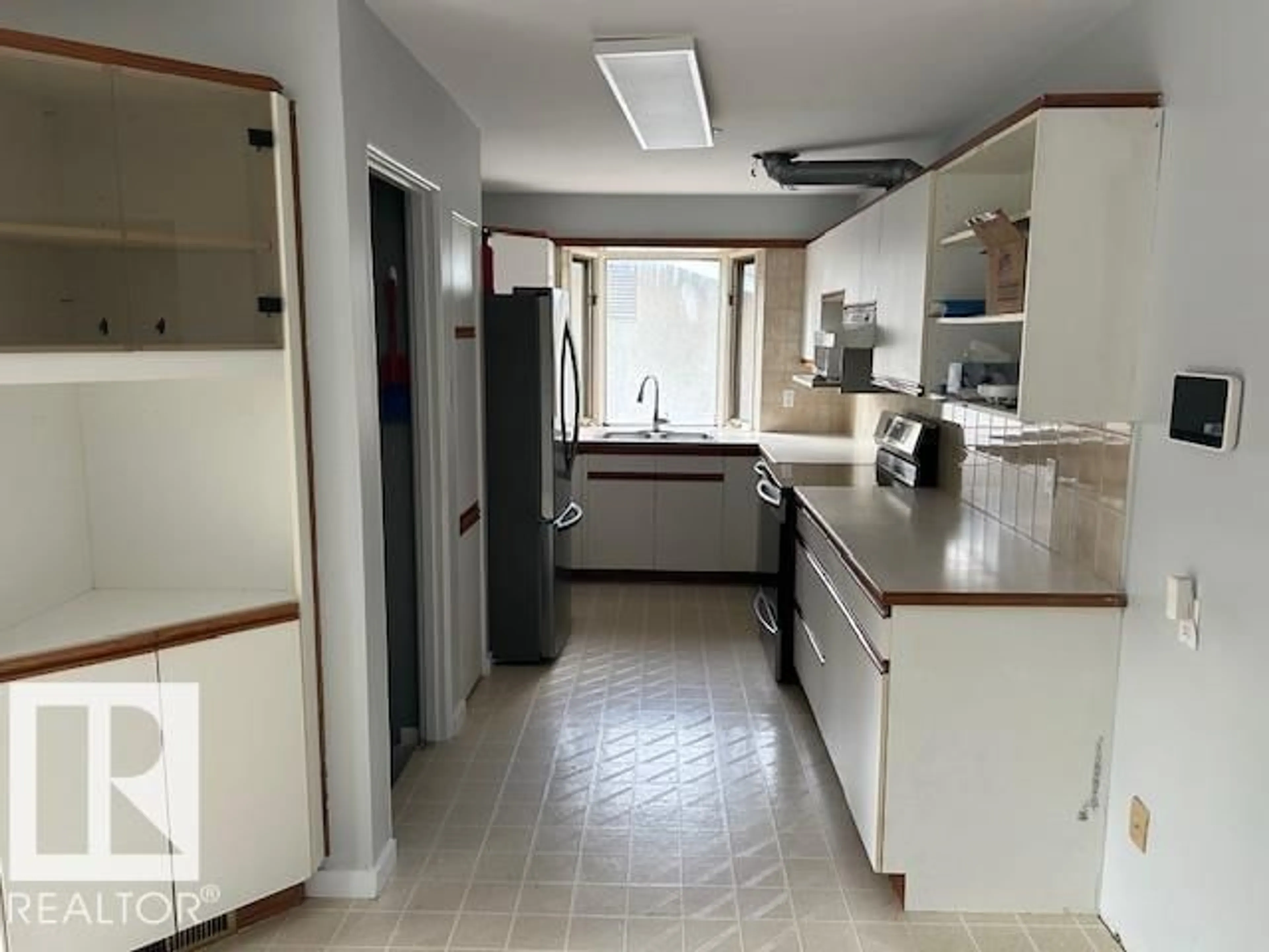 Standard kitchen, unknown for 13 HAZEL ST, Sherwood Park Alberta T8A1H7