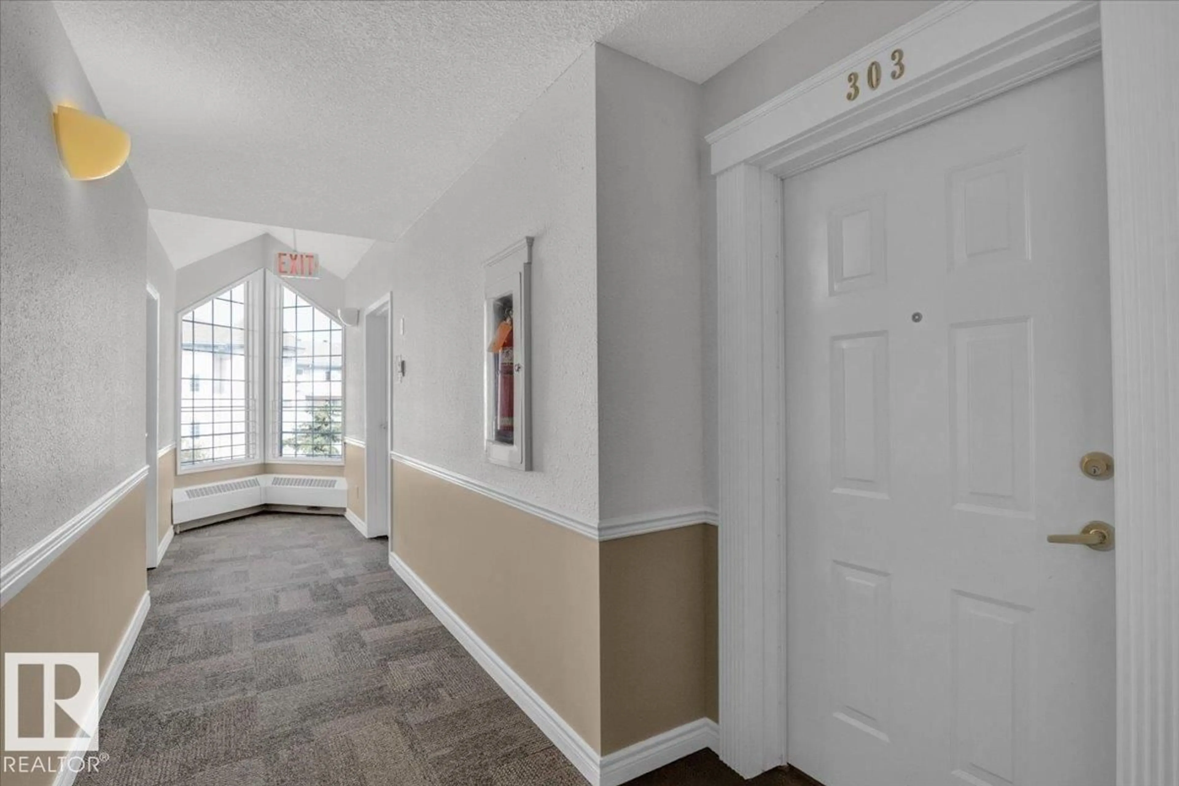 Indoor entryway for #303 - 17151 94A AV NW, Edmonton Alberta T5Z5Z9