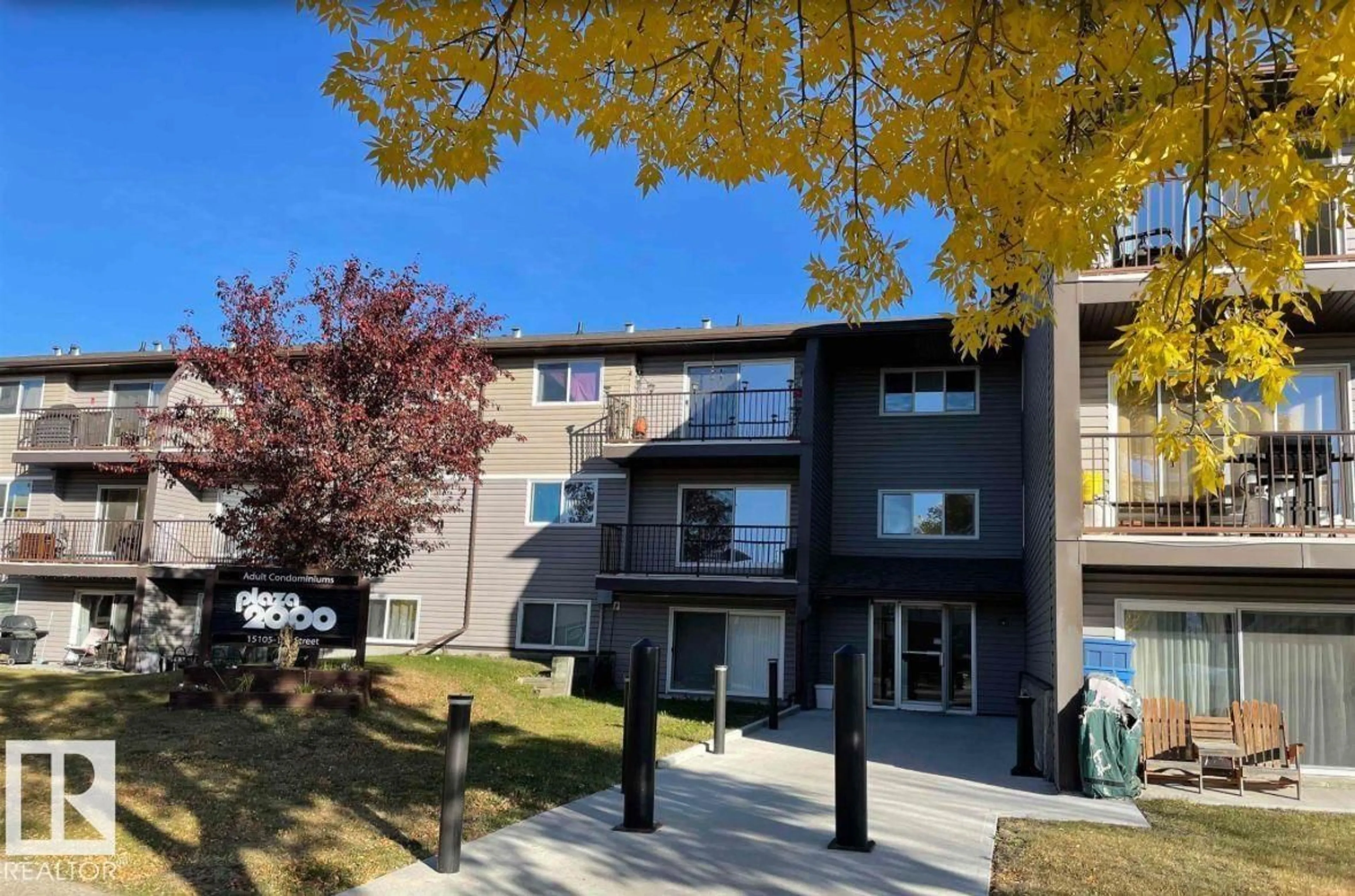 A pic from outside/outdoor area/front of a property/back of a property/a pic from drone, unknown for 323 - 15105 121 ST NW, Edmonton Alberta T5X2G3