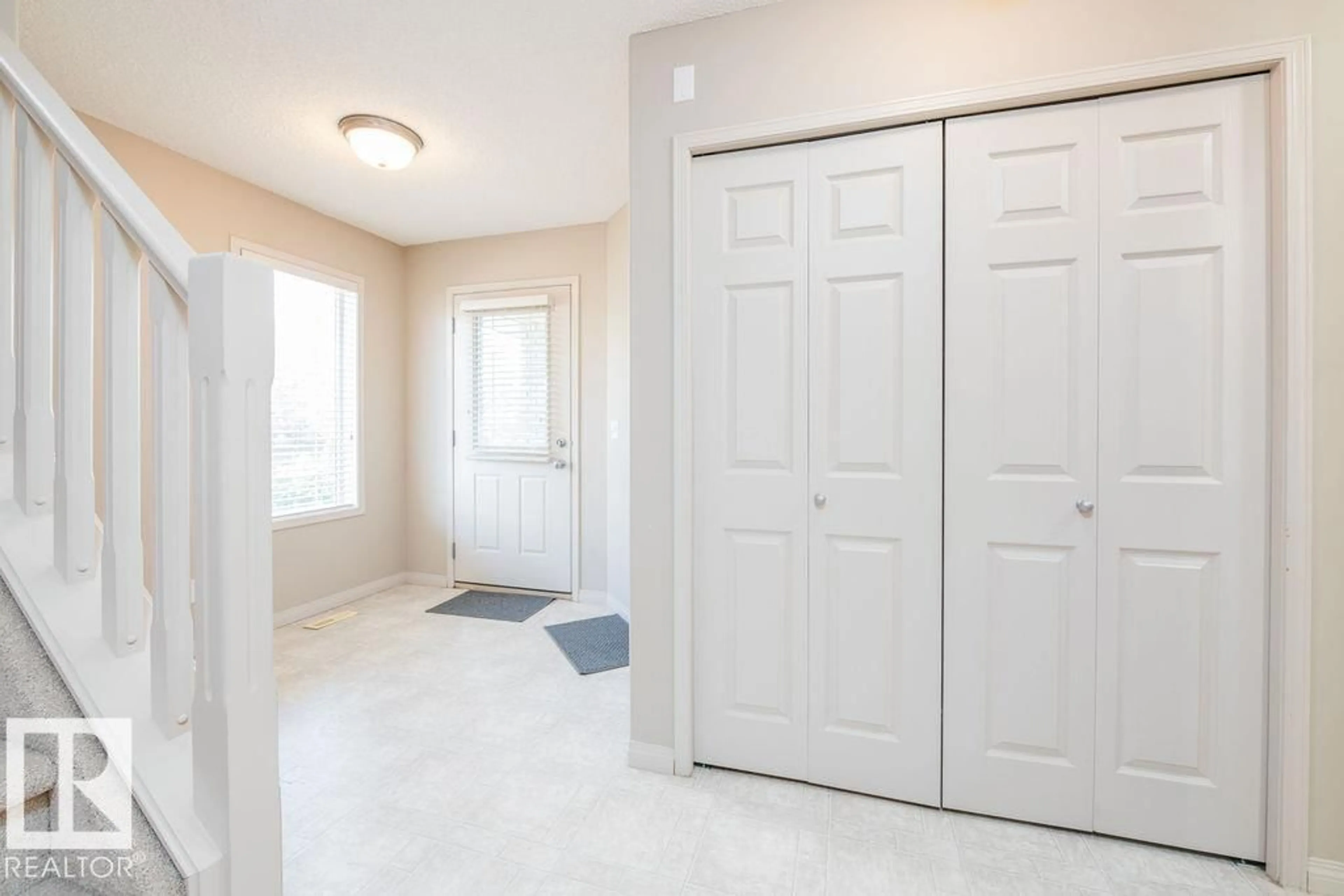 Indoor entryway for #33 - 155 CROCUS CR, Sherwood Park Alberta T8H2M4