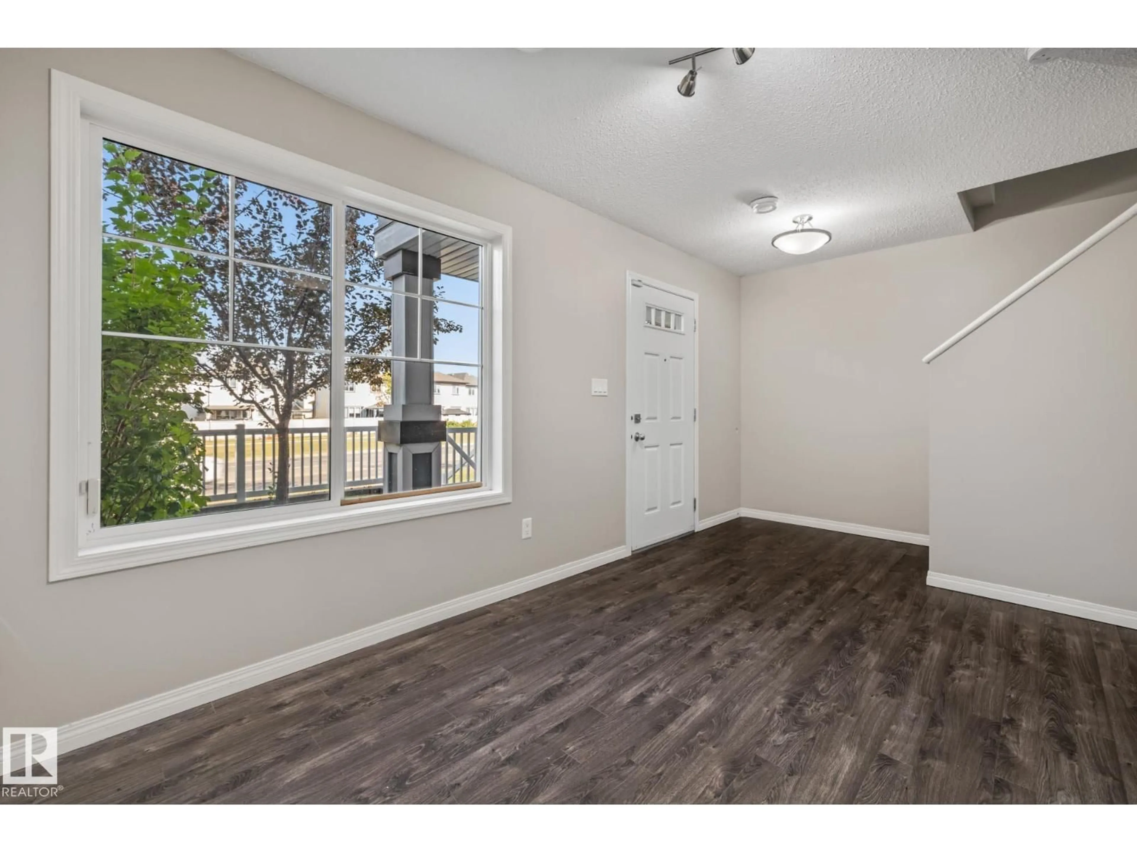 Indoor entryway for 18 - 7385 EDGEMONT WY, Edmonton Alberta T6M0R9