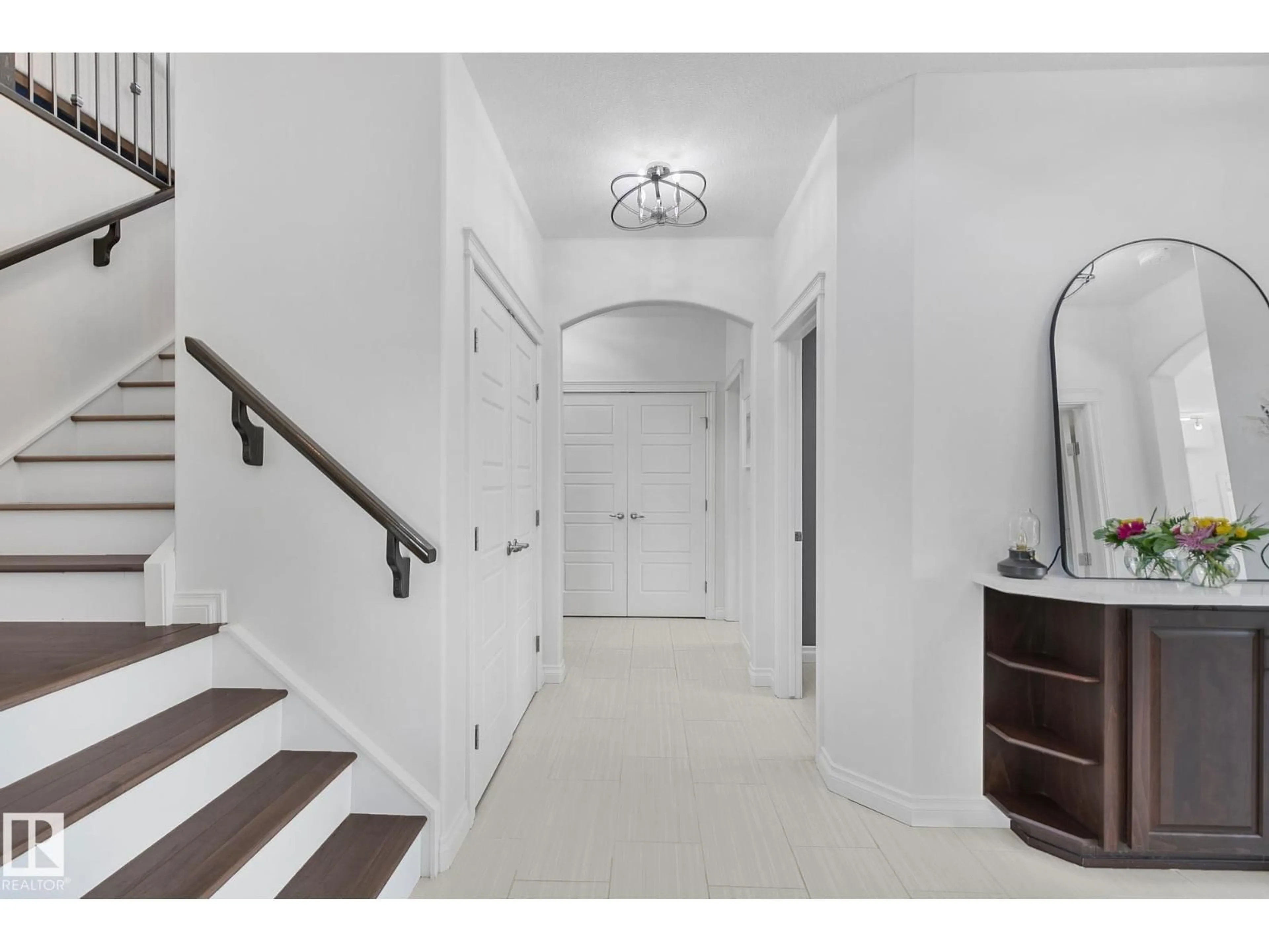 Indoor entryway for 7729 GETTY WD, Edmonton Alberta T5T4L3