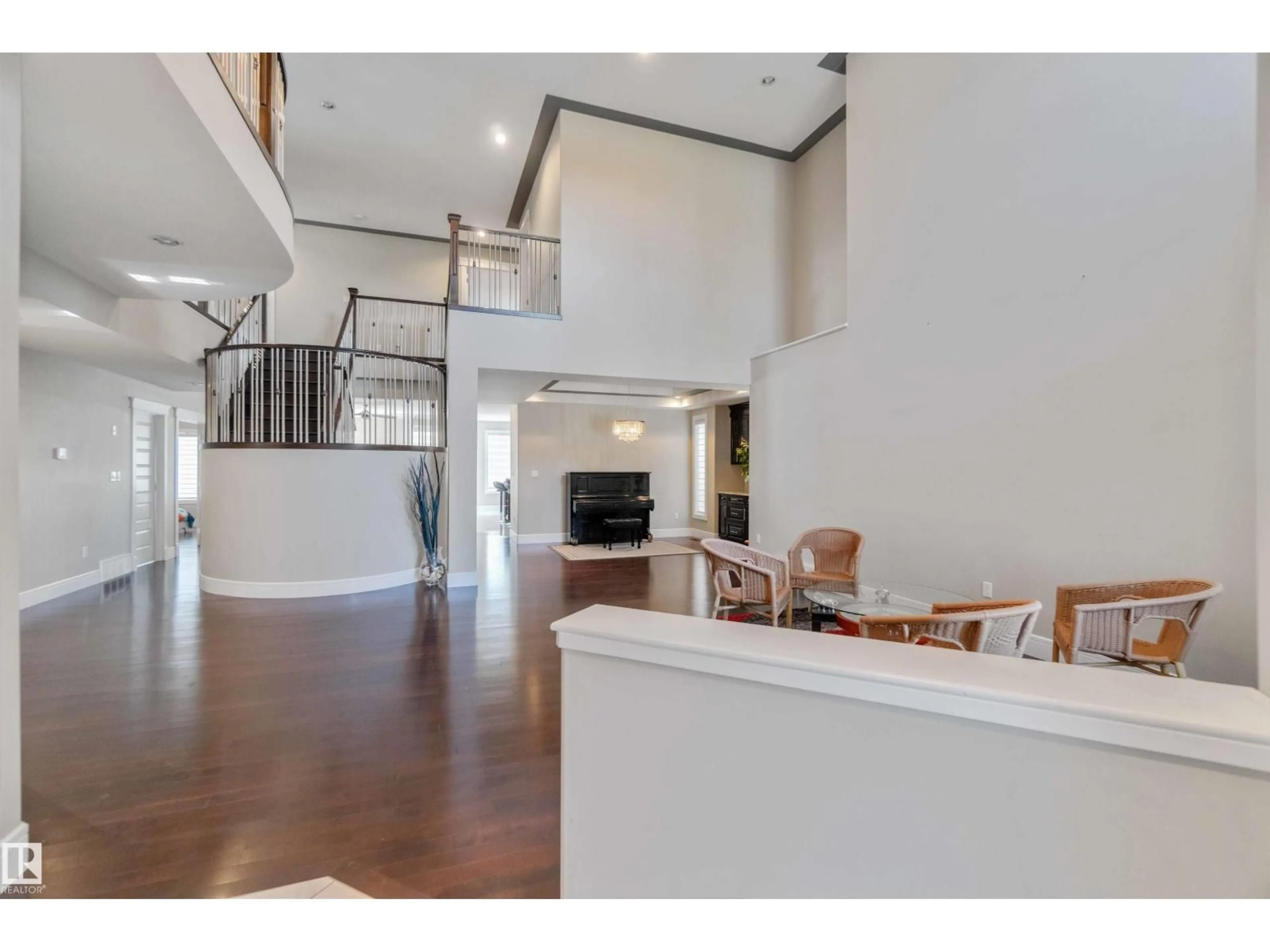 Indoor foyer for SW - 3948 CLAXTON LO, Edmonton Alberta T6W1Y7