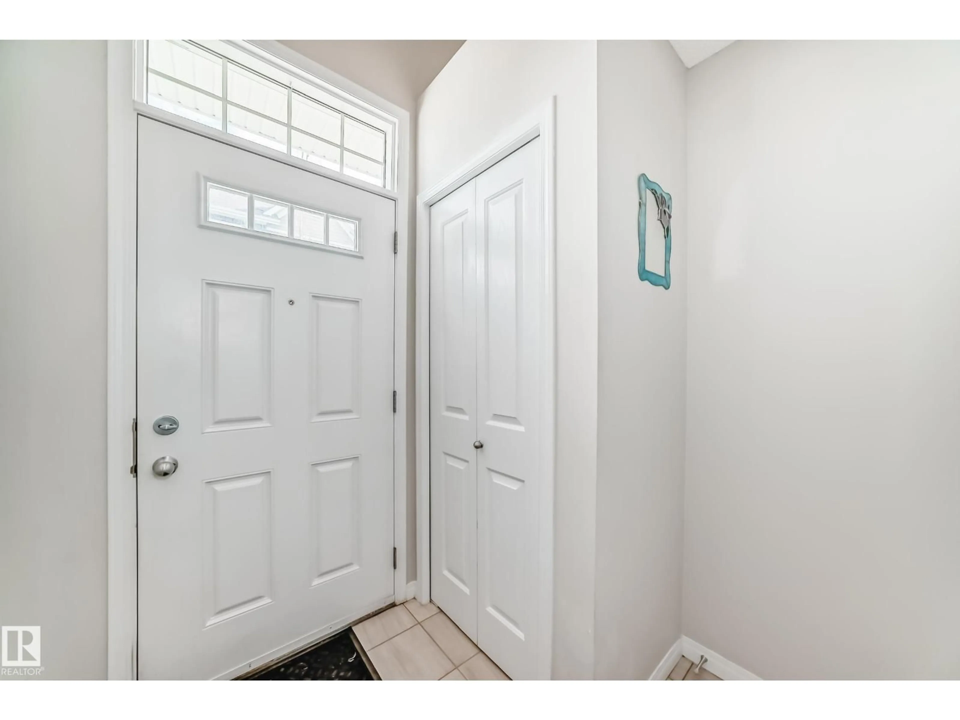 Indoor entryway for 4050 - 90 SAVARYN DR, Edmonton Alberta T6X1R8