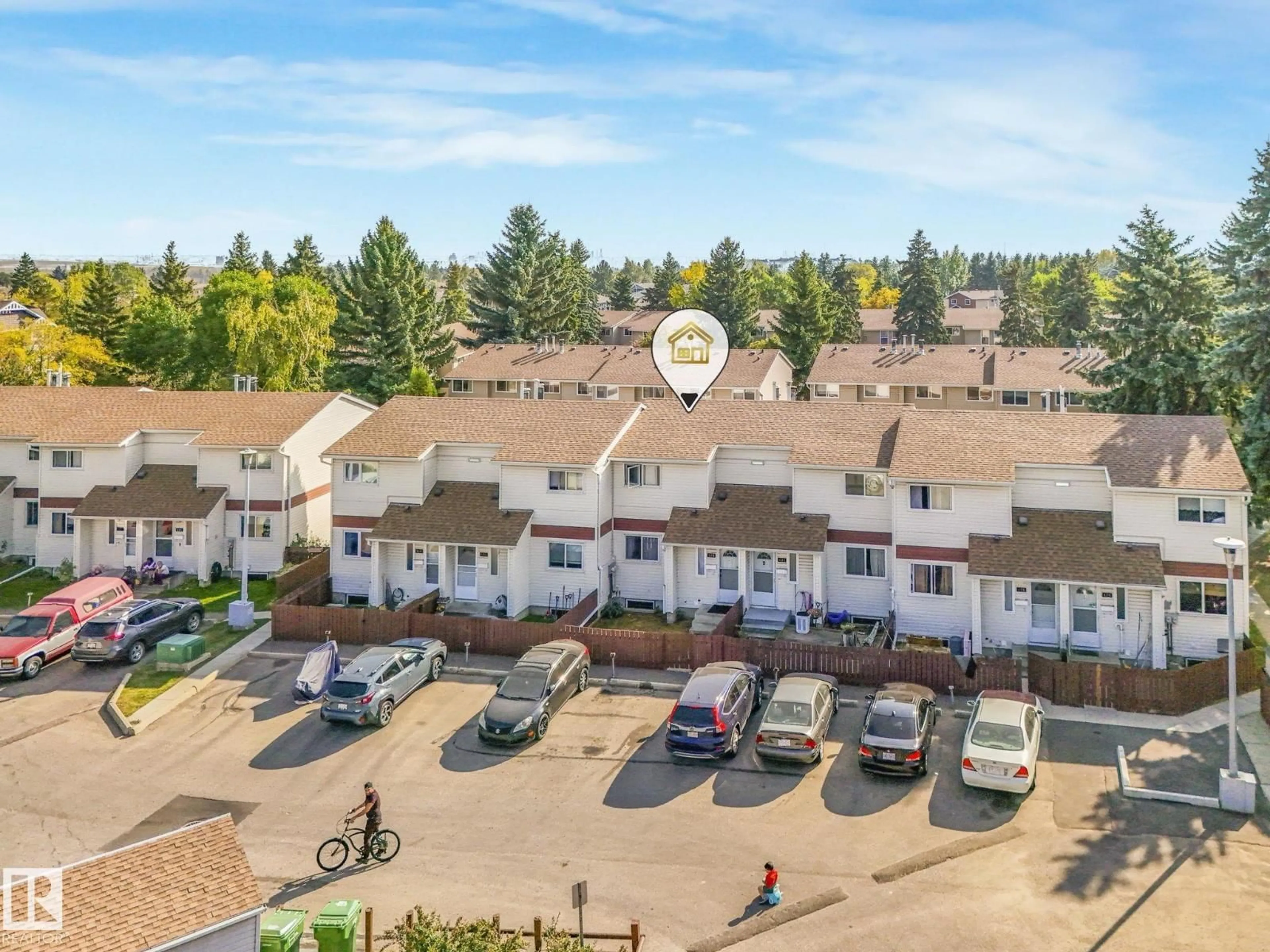A pic from outside/outdoor area/front of a property/back of a property/a pic from drone, mountain view for 420 CLAREVIEW RD, Edmonton Alberta T5A4G6