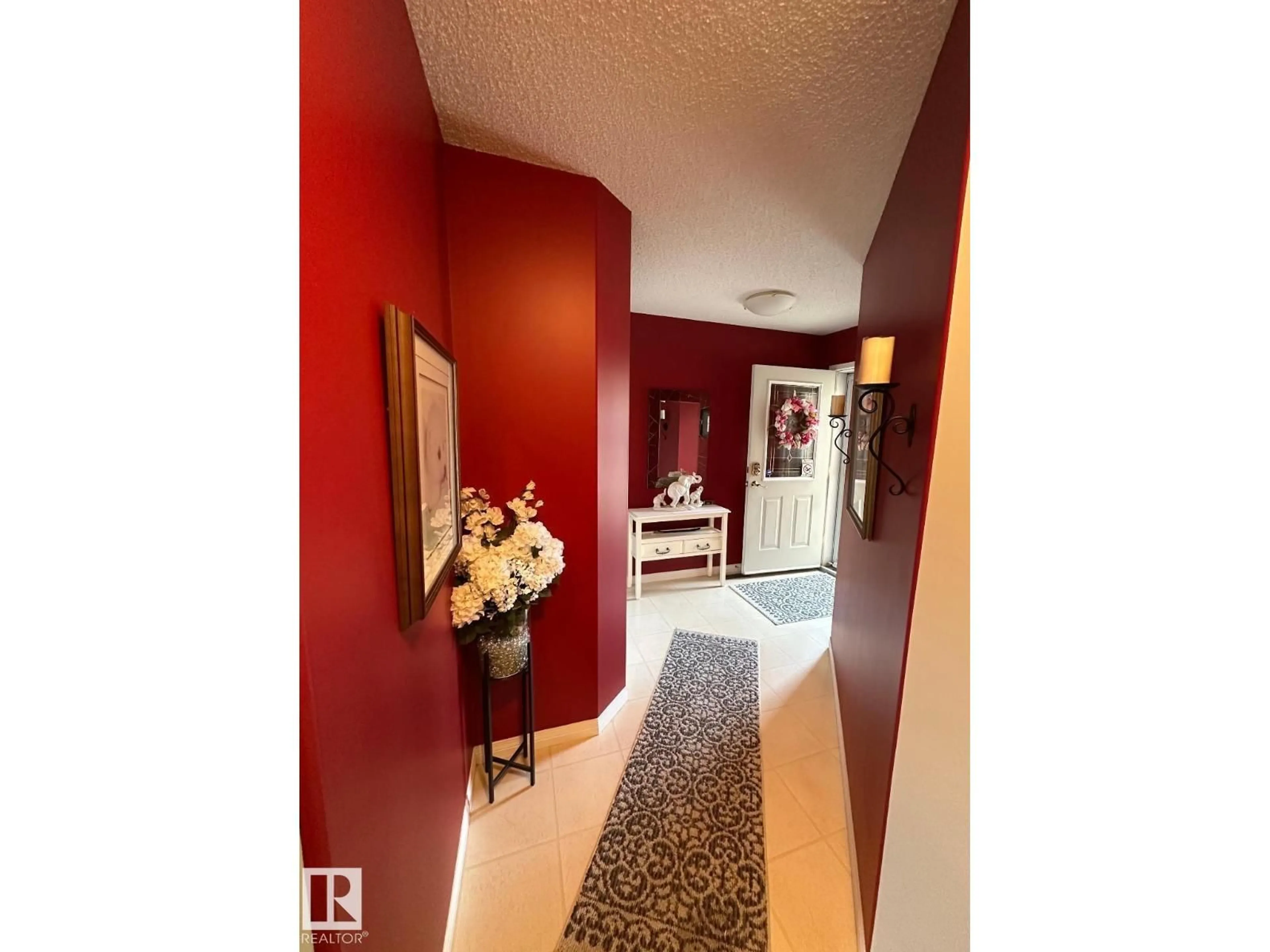 Indoor foyer for #10 - 1401 CLOVER BAR RD, Sherwood Park Alberta T8A5Y7