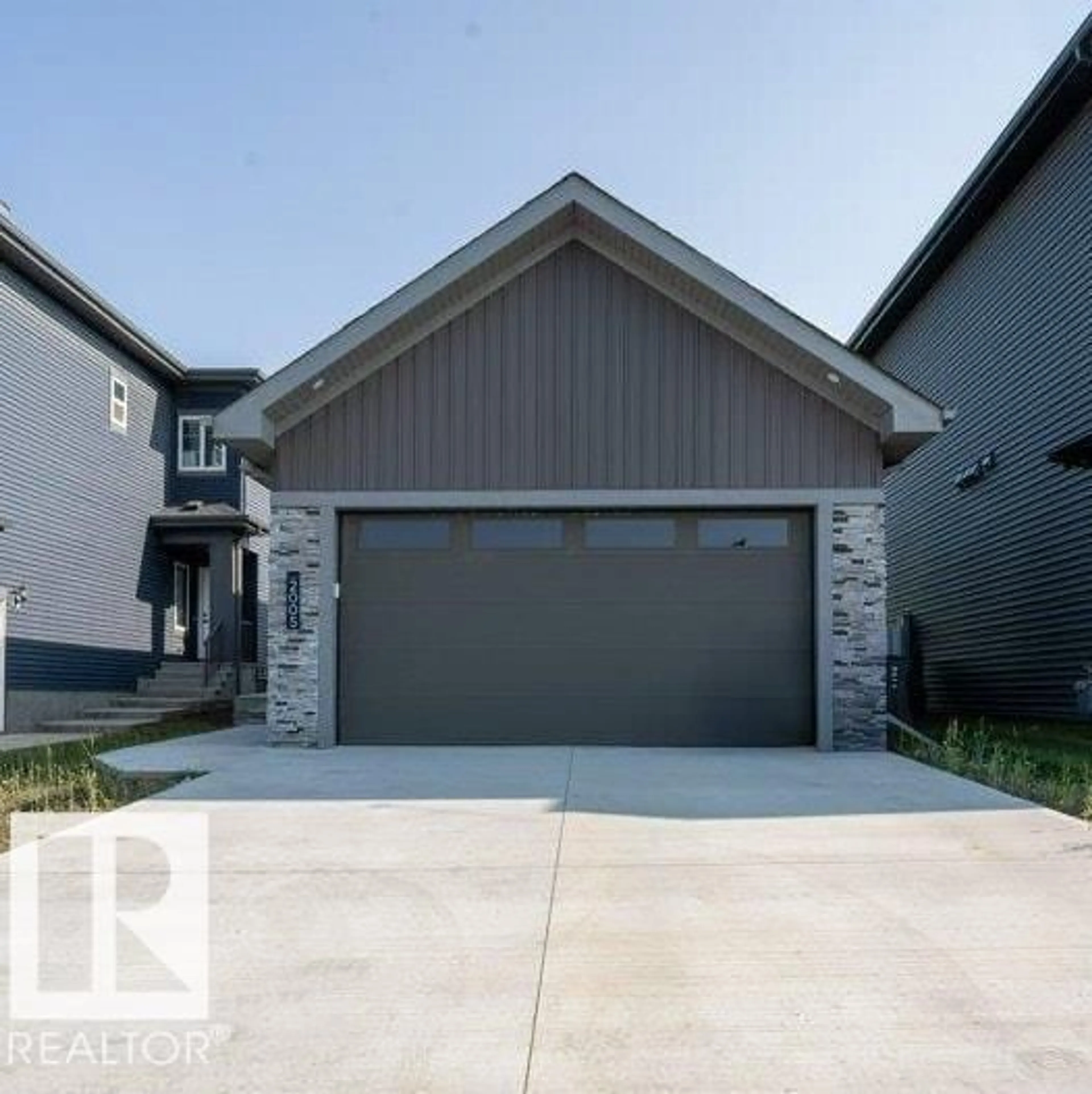 Indoor garage for 2005 FLYCATCHER PT, Edmonton Alberta T5S0T3