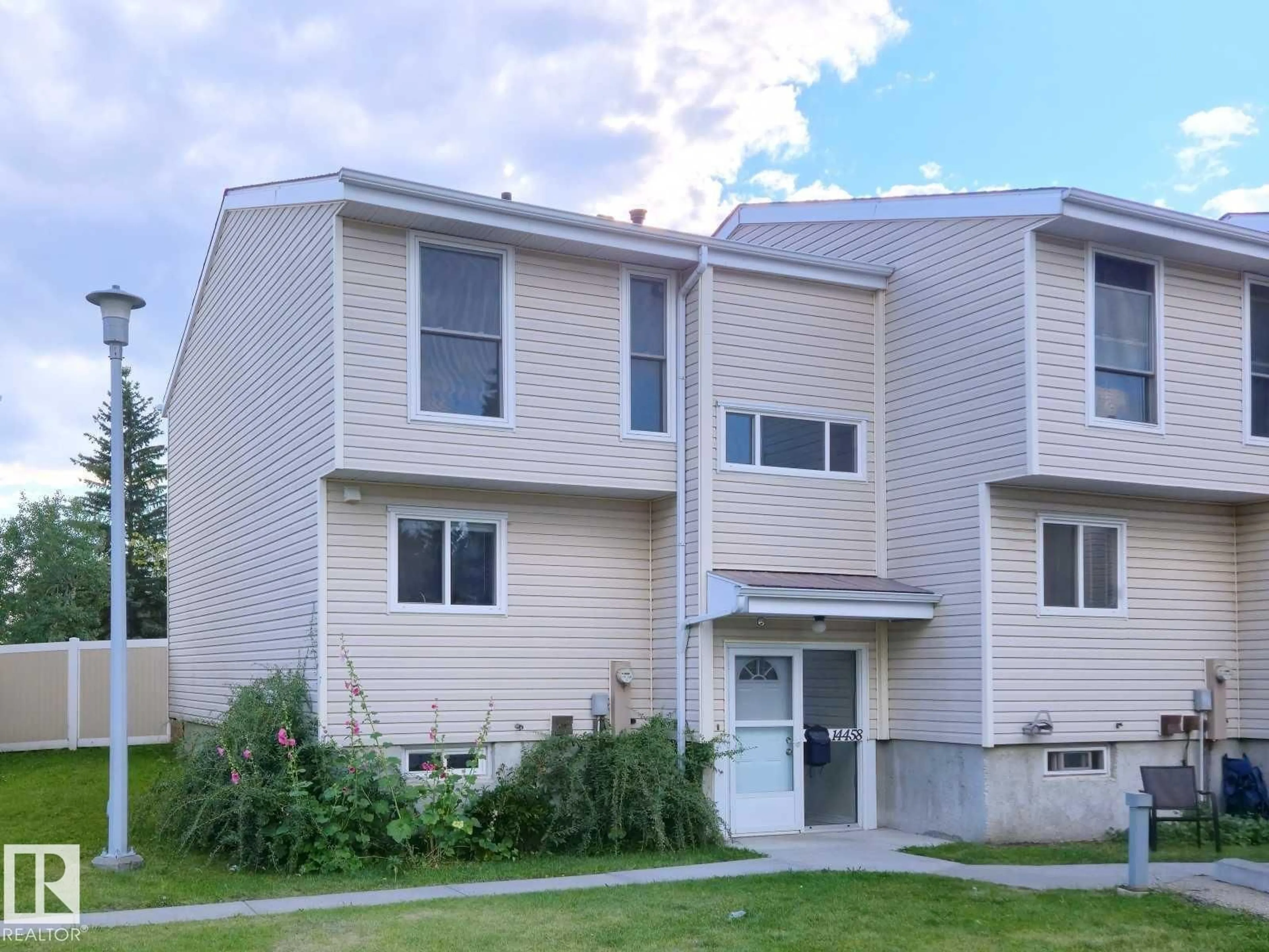 Home with vinyl exterior material, unknown for NW - 14458 56 ST, Edmonton Alberta T5A3R1