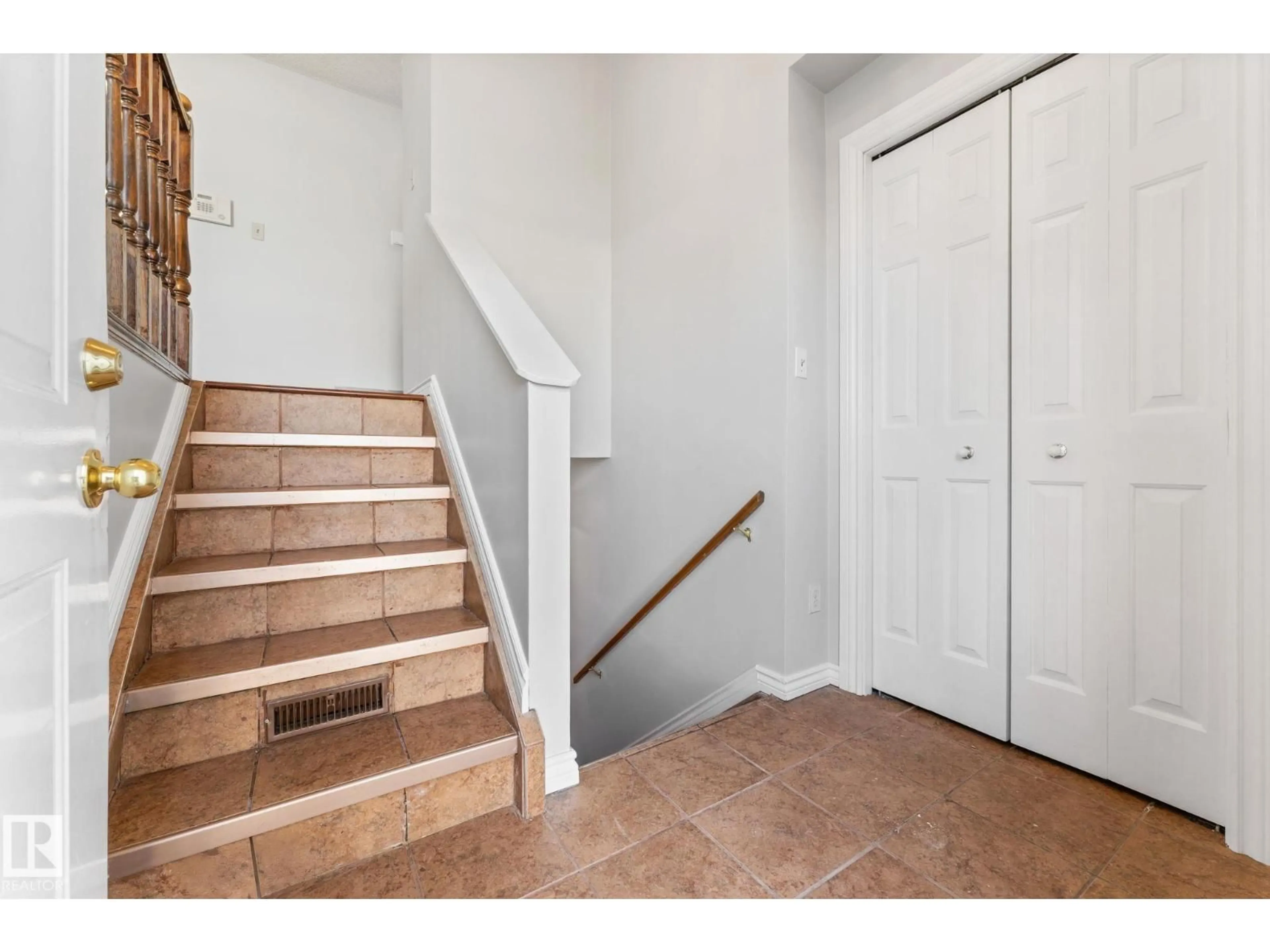 Indoor entryway for 3227 145 AV, Edmonton Alberta T5Y2E9