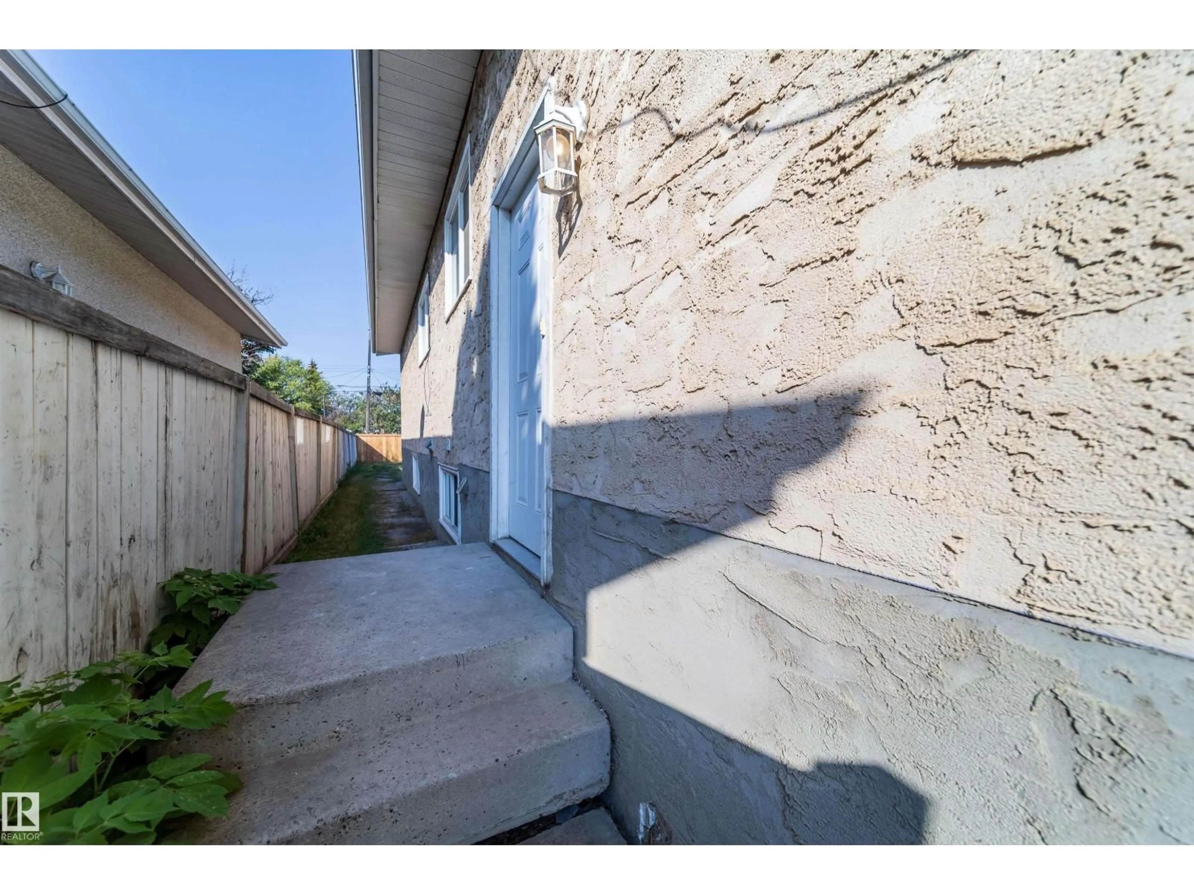 Unknown for 12748/50 85 ST, Edmonton Alberta T5E2Y7