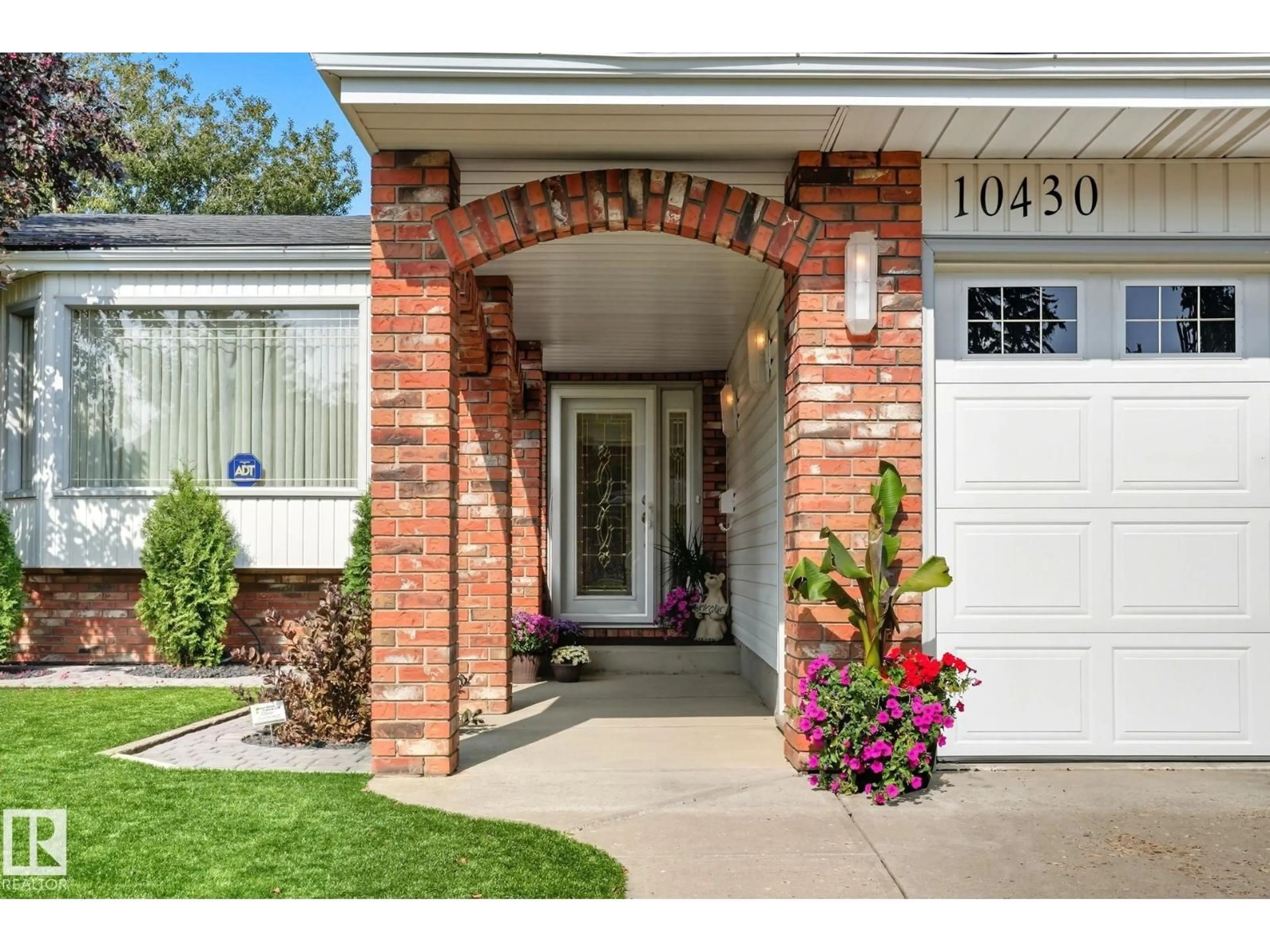 Unknown for 10430 31A AV, Edmonton Alberta T6J3B4