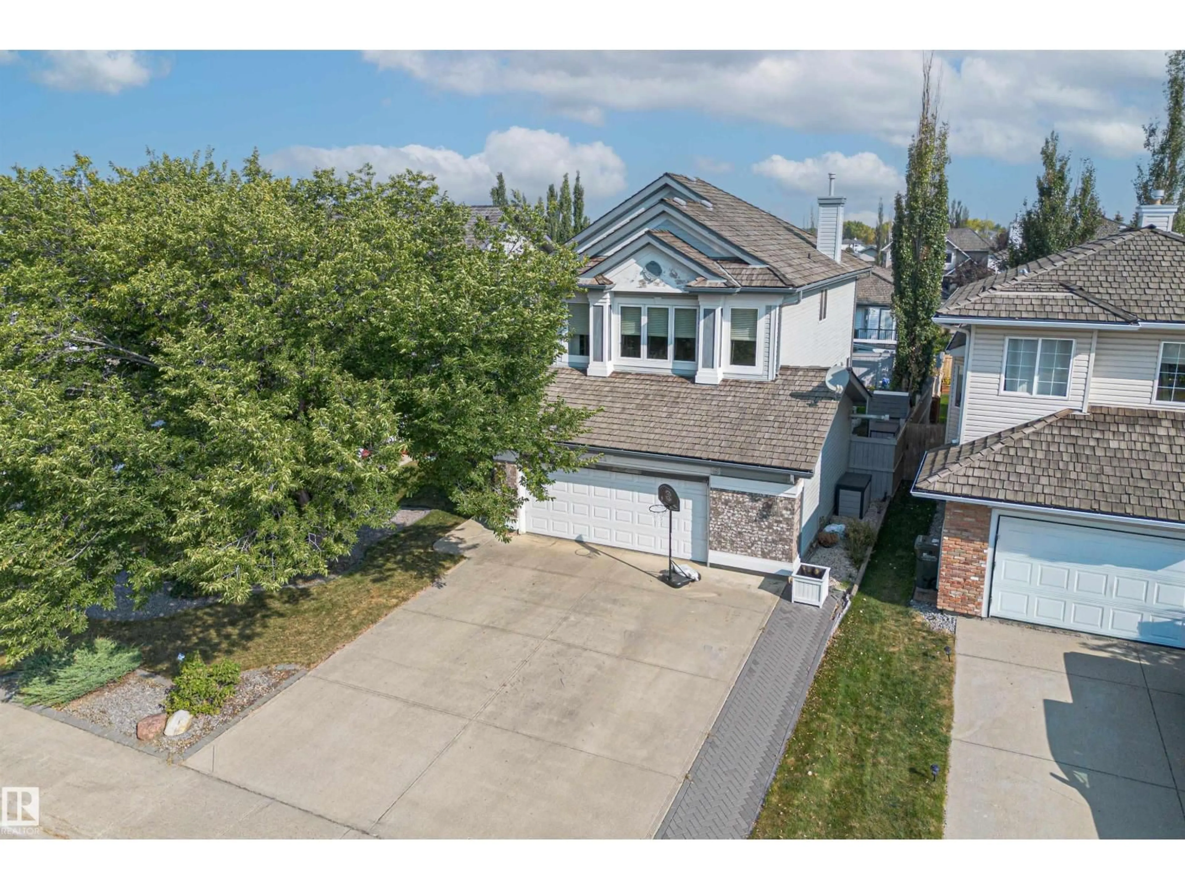 A pic from outside/outdoor area/front of a property/back of a property/a pic from drone, street for 23 NEWCASTLE RD, Sherwood Park Alberta T8A6K8