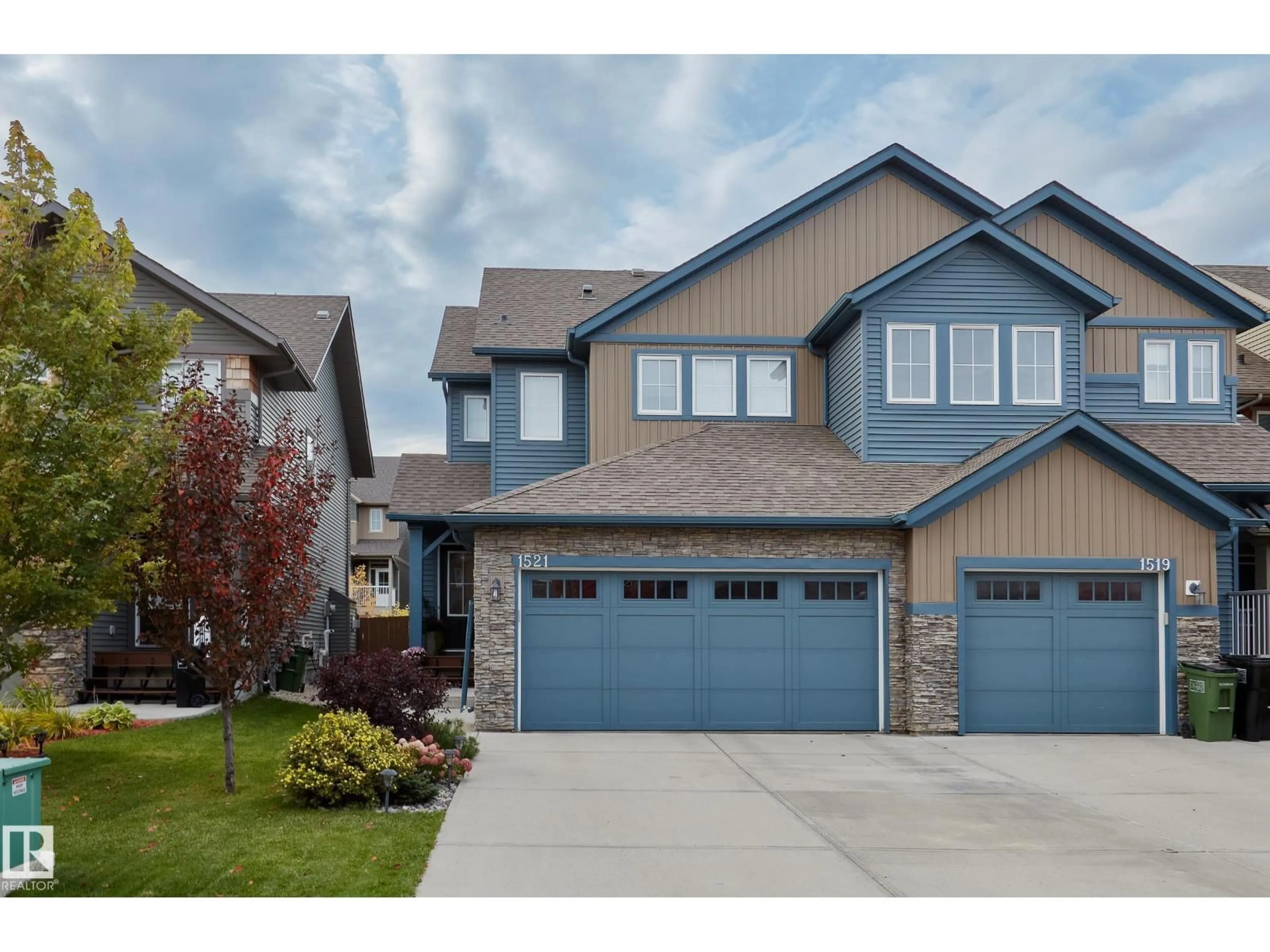 Home with vinyl exterior material, street for 1521 GRAYDON HILL PT, Edmonton Alberta T6W3C7