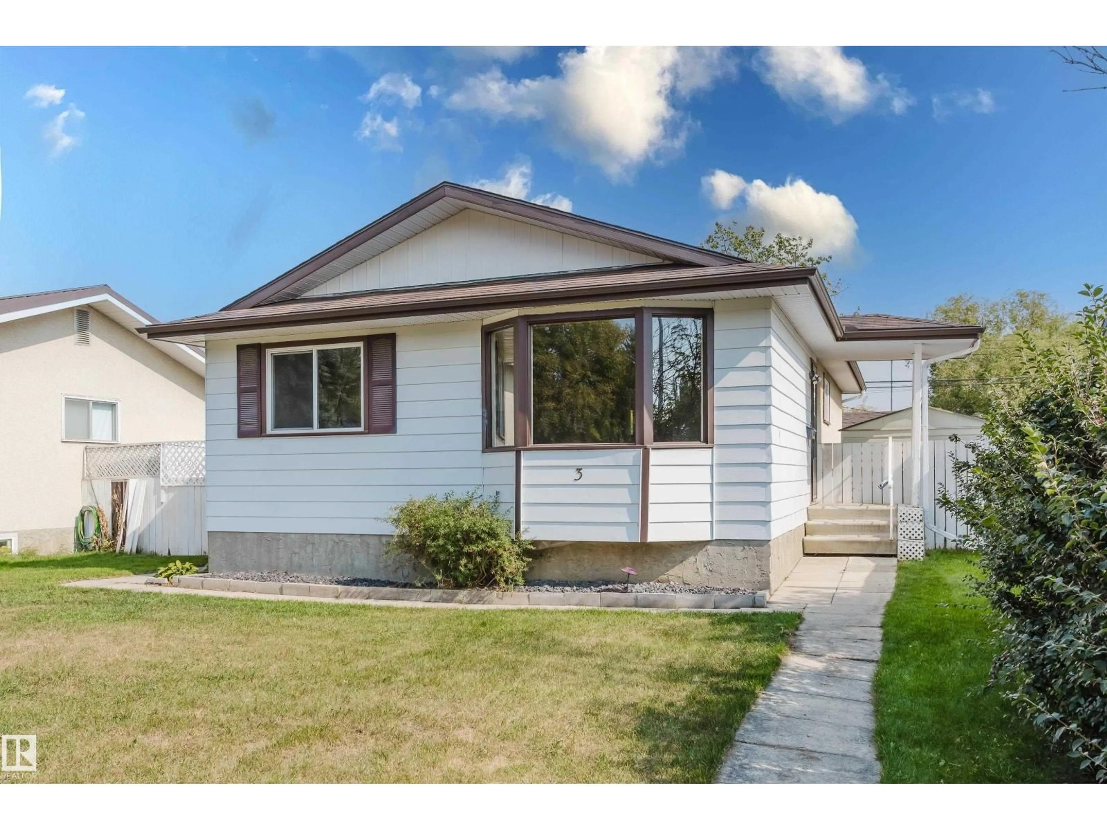Home with vinyl exterior material, street for S - 3 LINDEN ST, Spruce Grove Alberta T7X2G4