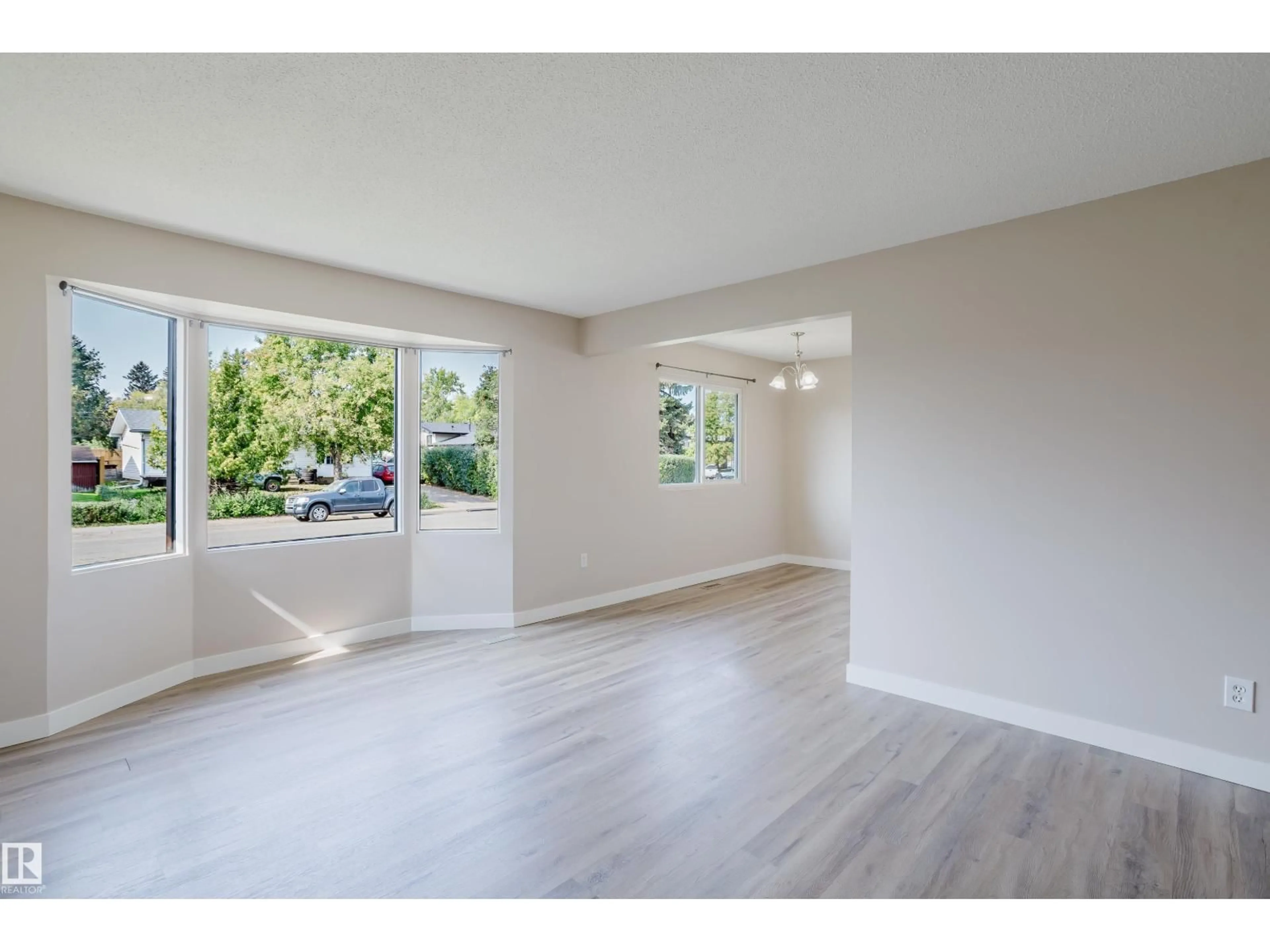 A pic of a room for S - 3 LINDEN ST, Spruce Grove Alberta T7X2G4