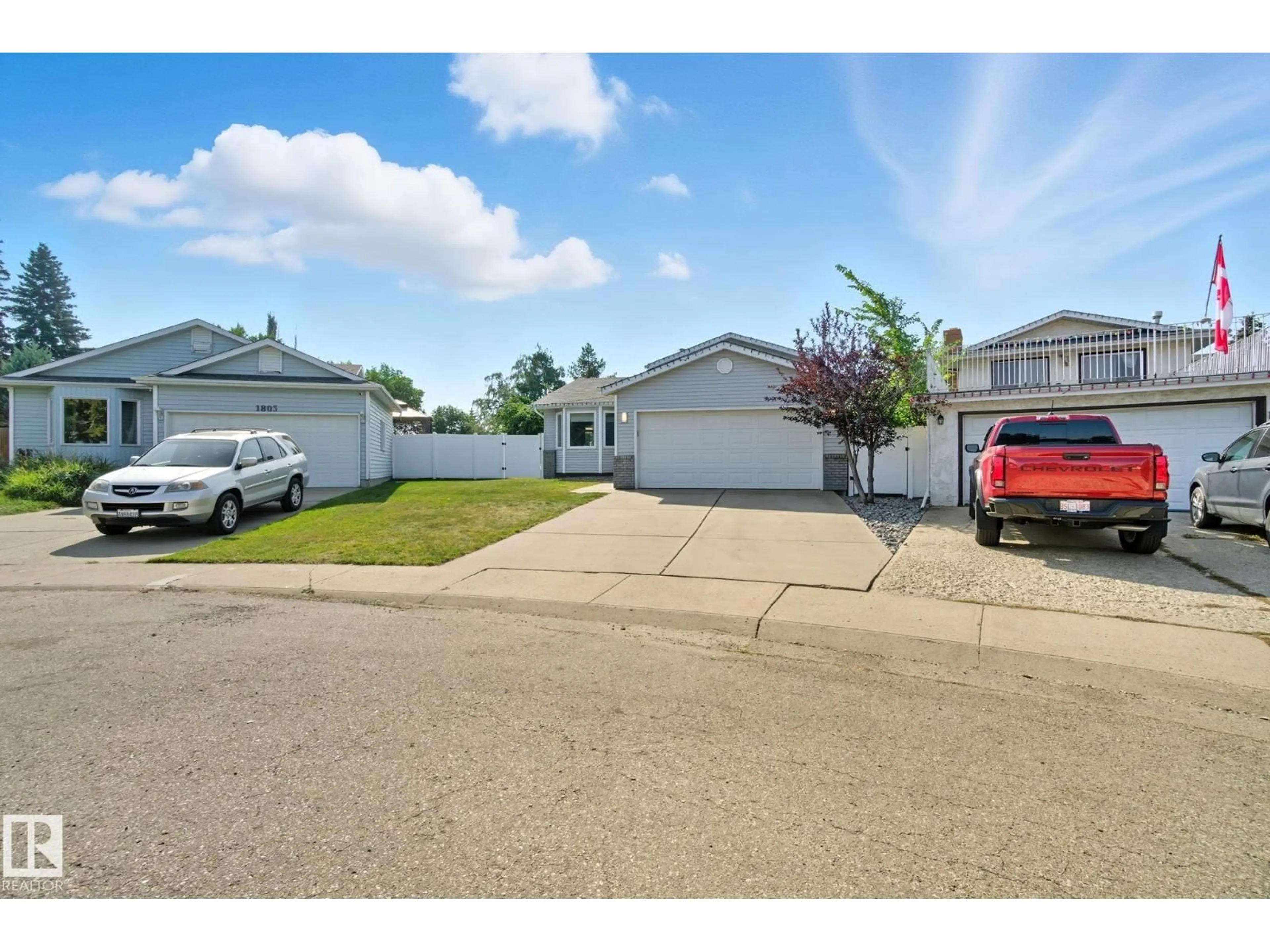 A pic from outside/outdoor area/front of a property/back of a property/a pic from drone, street for 4003 18 AV, Edmonton Alberta T6L3M3