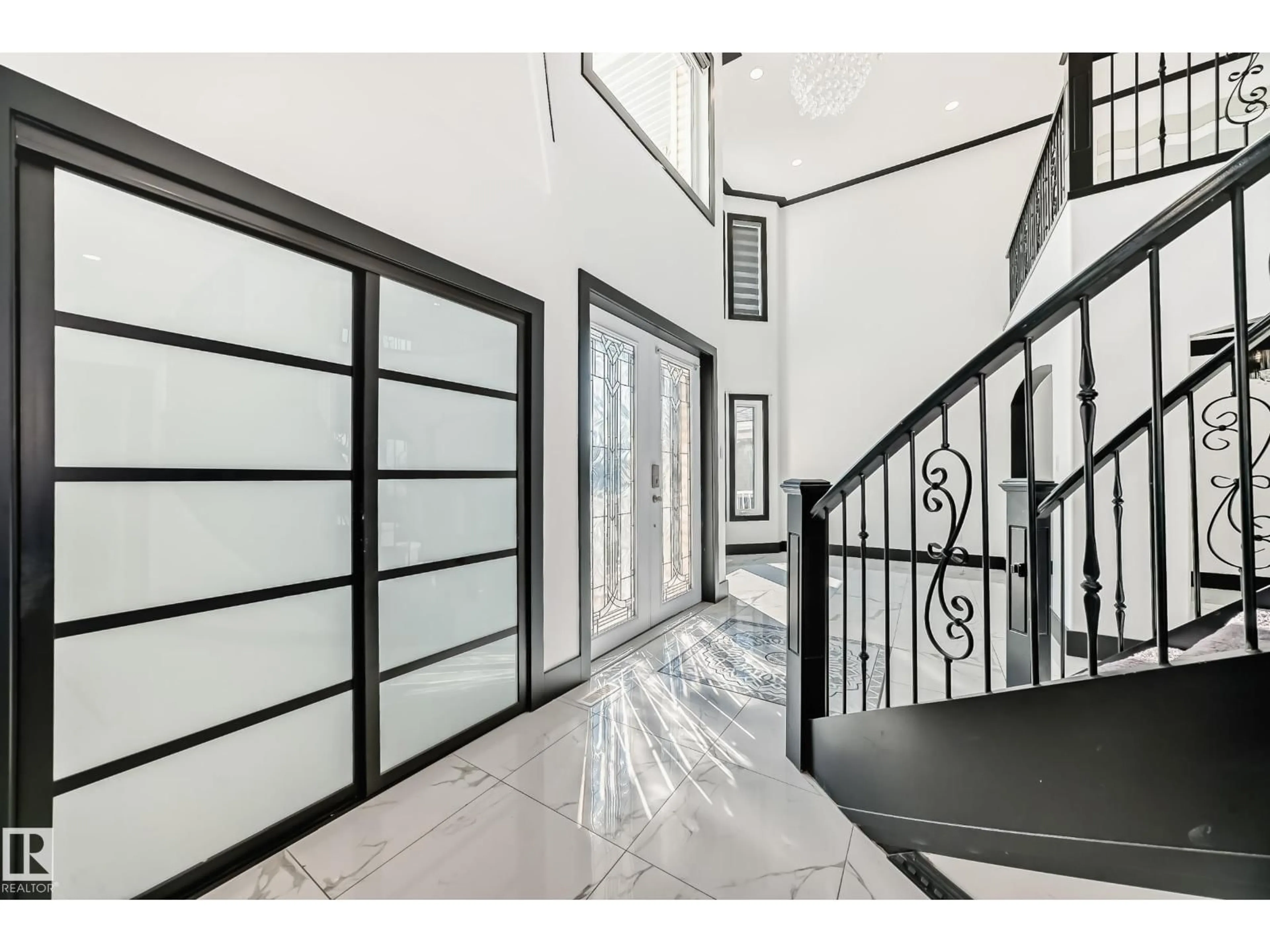 Indoor foyer for 128 HOULE DR, Morinville Alberta T8R0E1