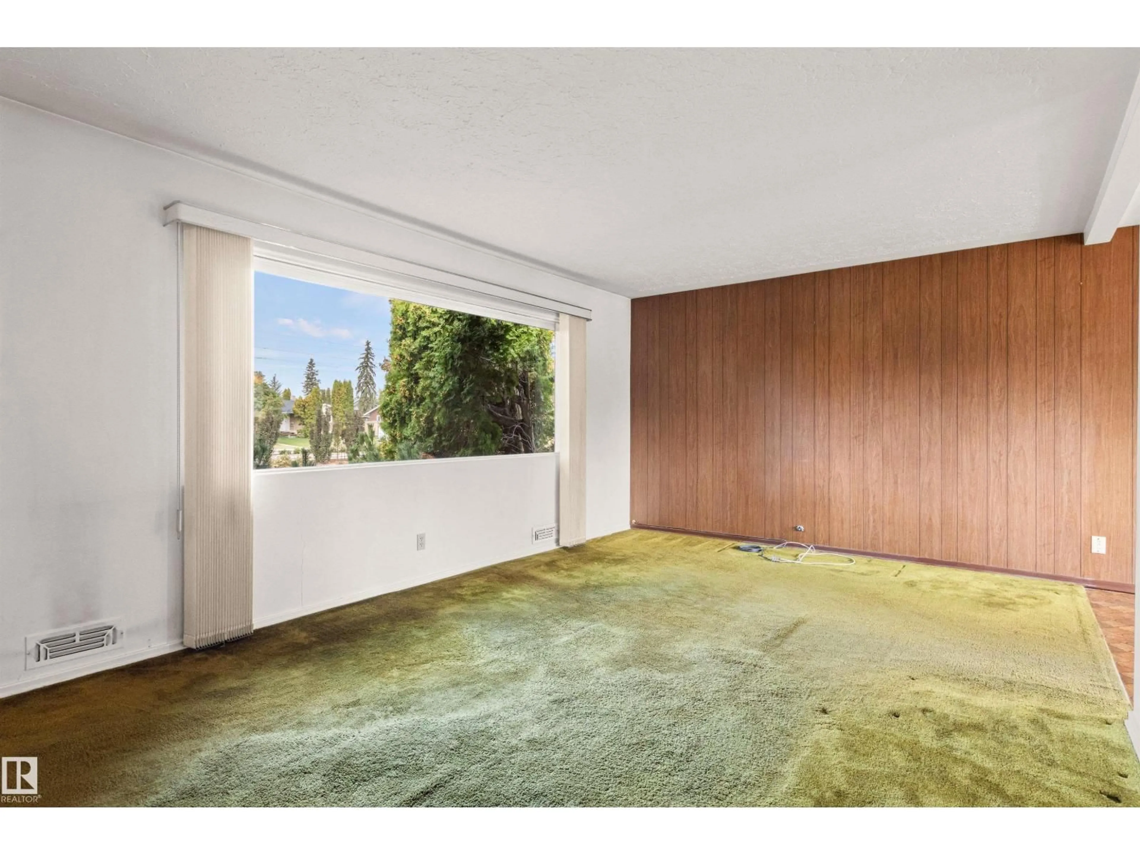 A pic of a room for NW - 7131 83 ST, Edmonton Alberta T6C2Y1