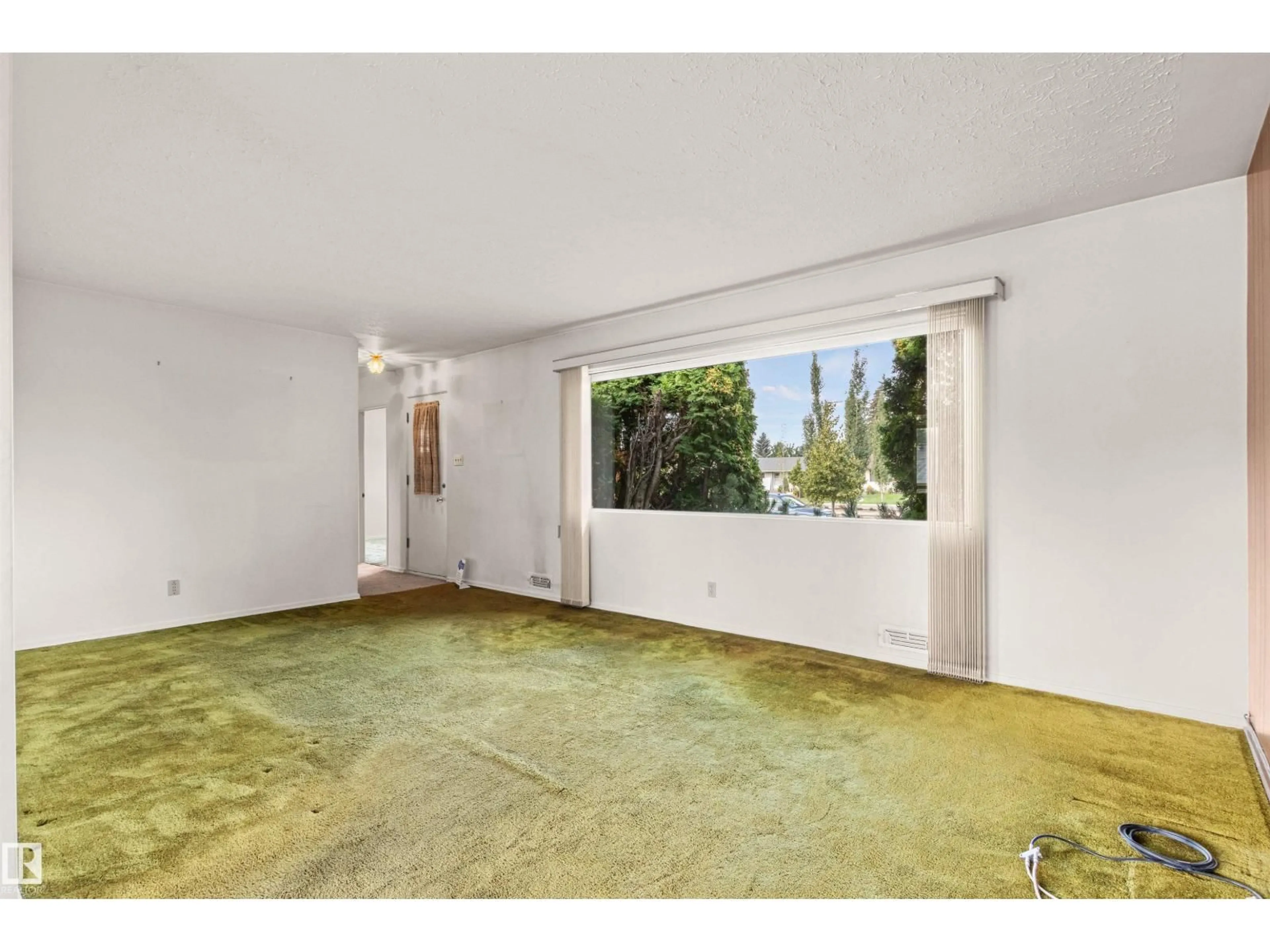 A pic of a room for NW - 7131 83 ST, Edmonton Alberta T6C2Y1