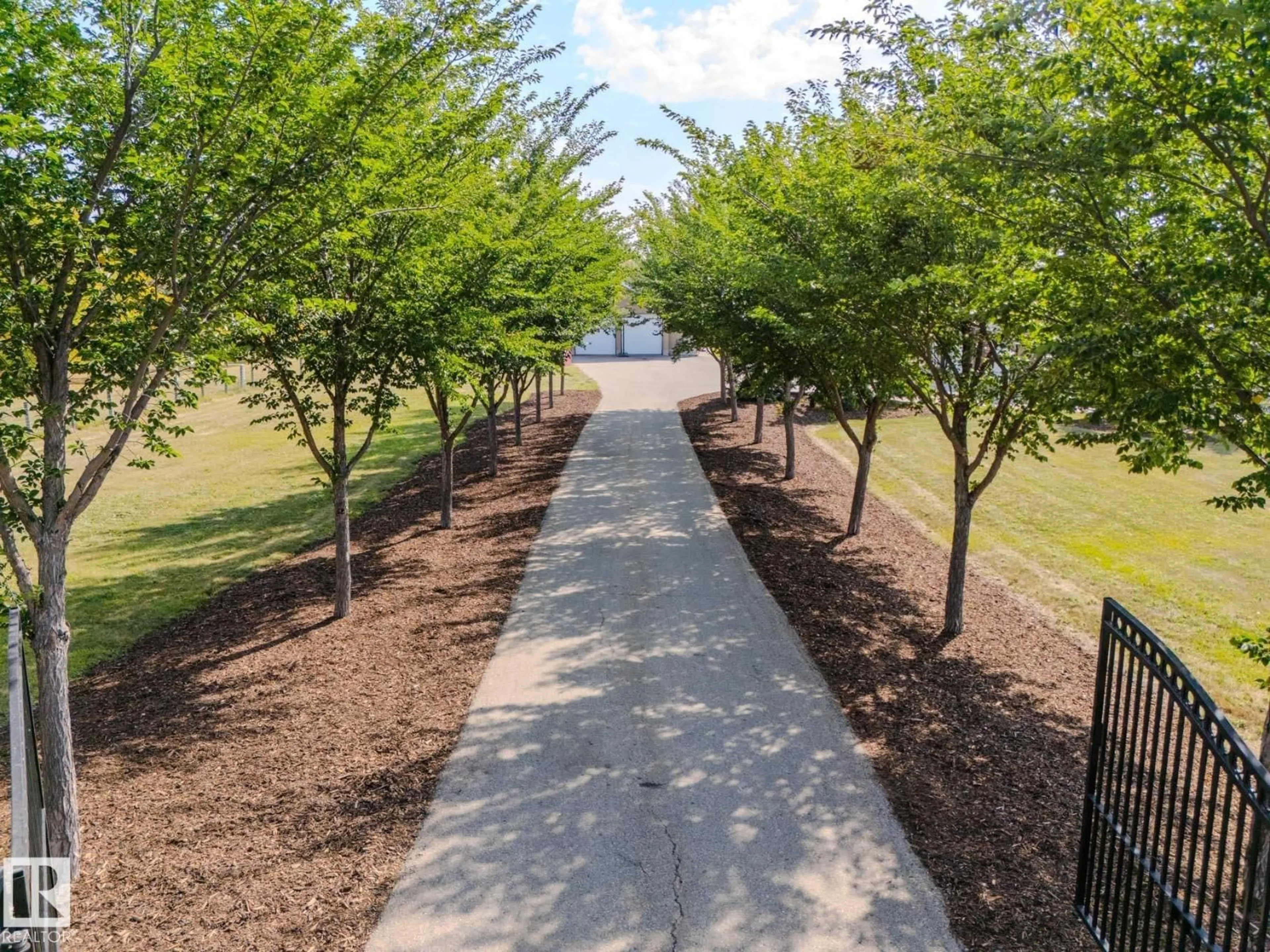 A pic from outside/outdoor area/front of a property/back of a property/a pic from drone, street for 26109B MEADOWVIEW DR, Rural Sturgeon County Alberta T8T0K9