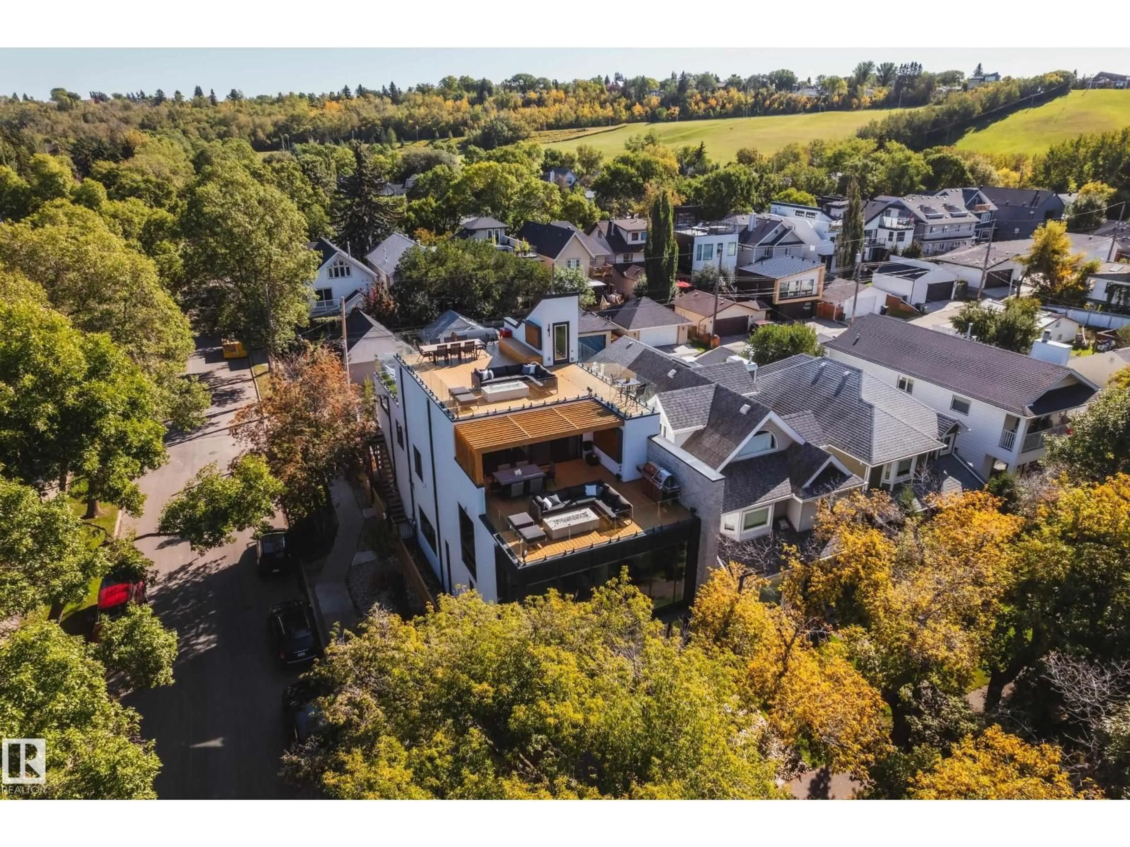A pic from outside/outdoor area/front of a property/back of a property/a pic from drone, unknown for NW - 9651 96A ST, Edmonton Alberta T6C2C3