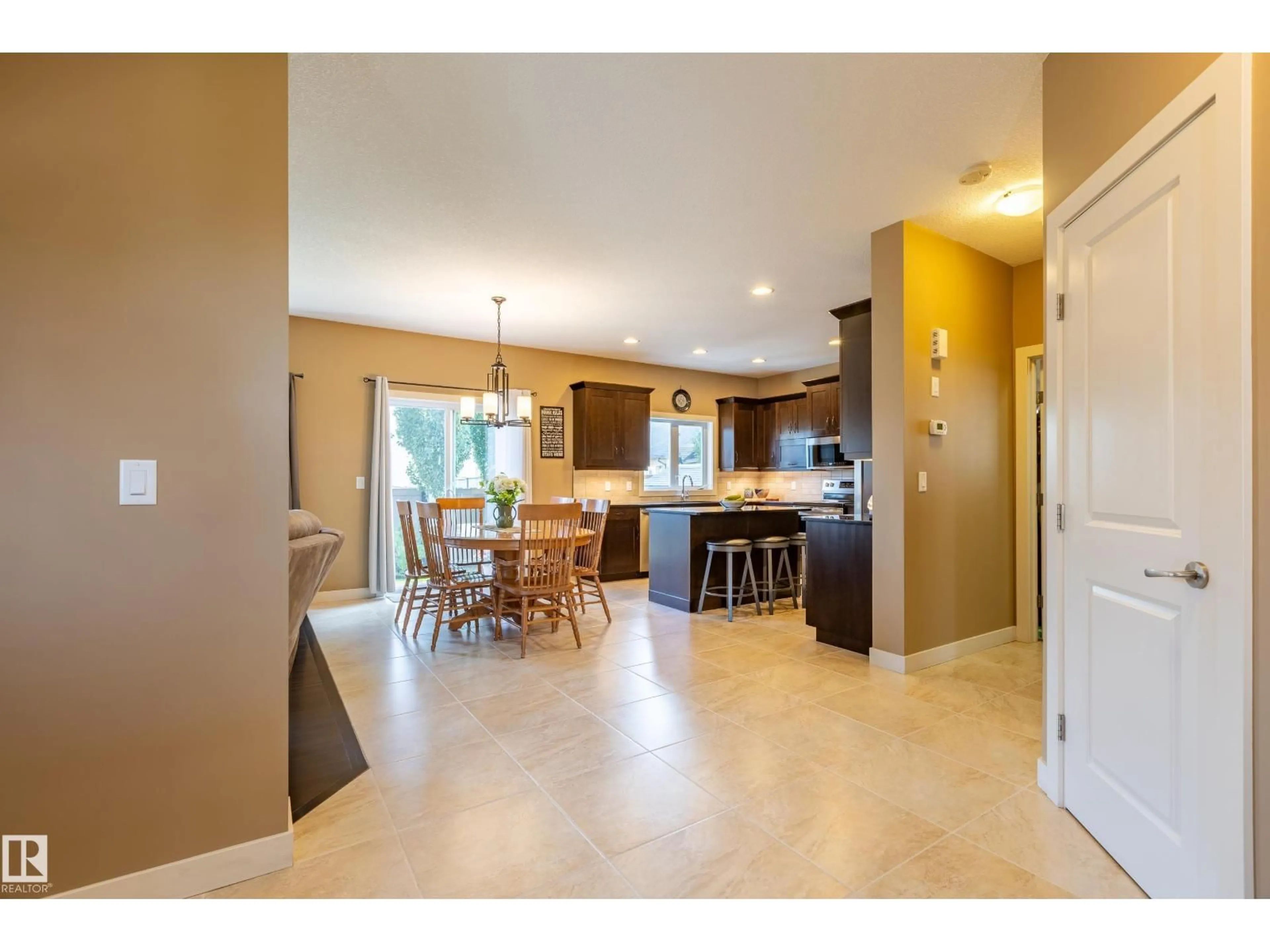Open concept kitchen, ceramic/tile floor for 9723 88 ST, Morinville Alberta T8R1T8