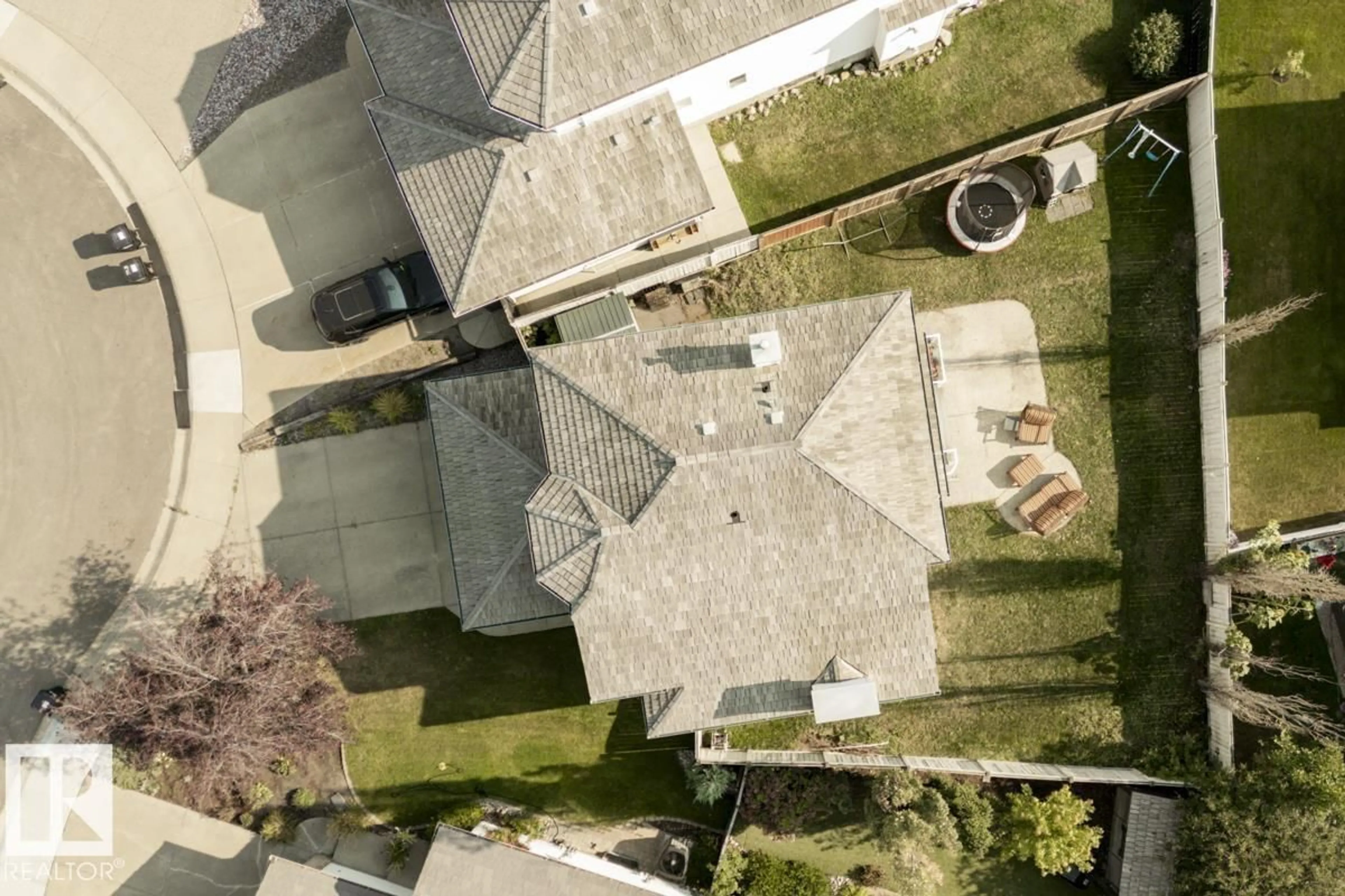 A pic from outside/outdoor area/front of a property/back of a property/a pic from drone, street for 872 NOTTINGHAM BV, Sherwood Park Alberta T8A5V2