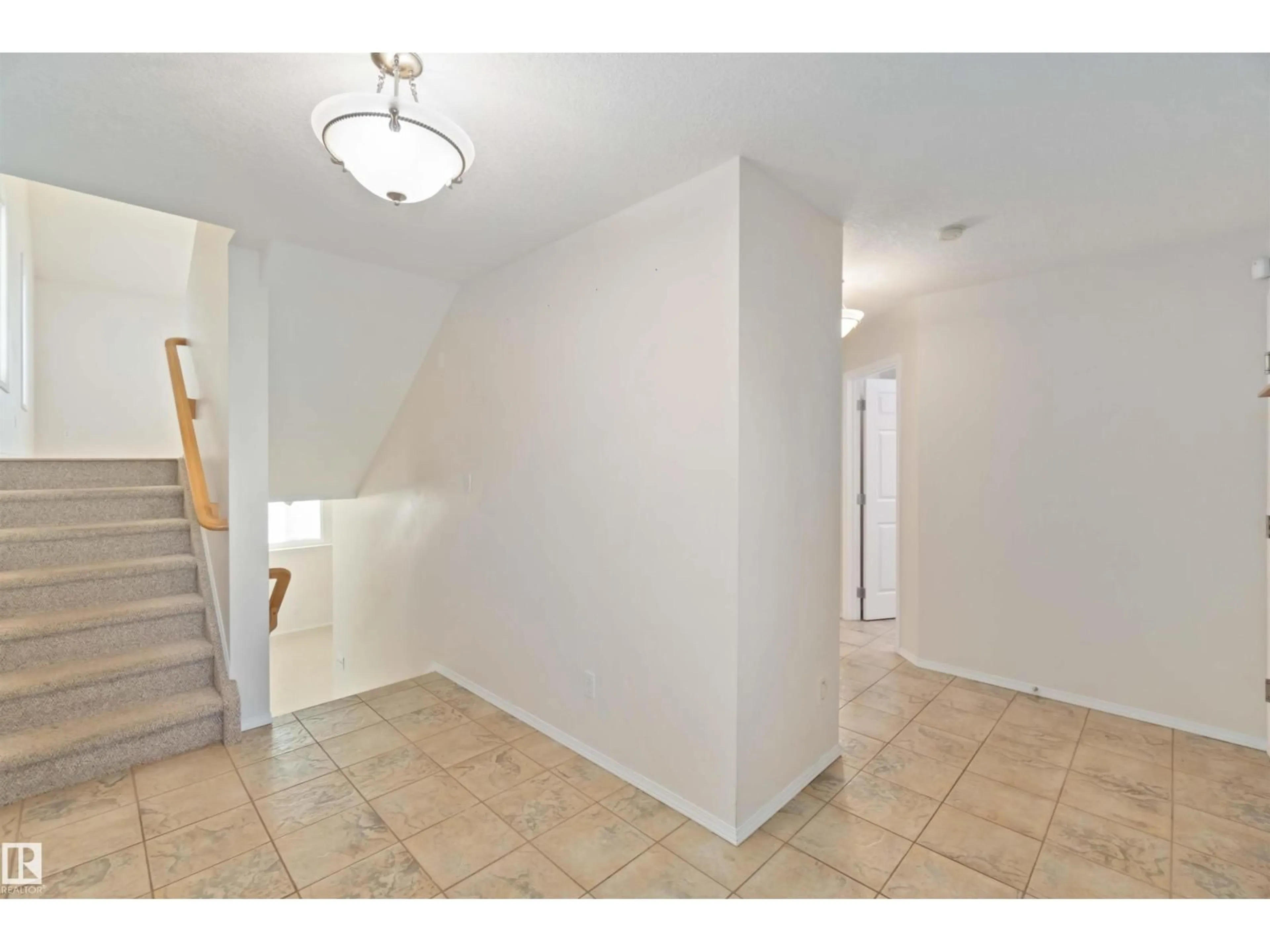 Unknown for 8315 172 AVE NW, Edmonton Alberta T5Z3M1