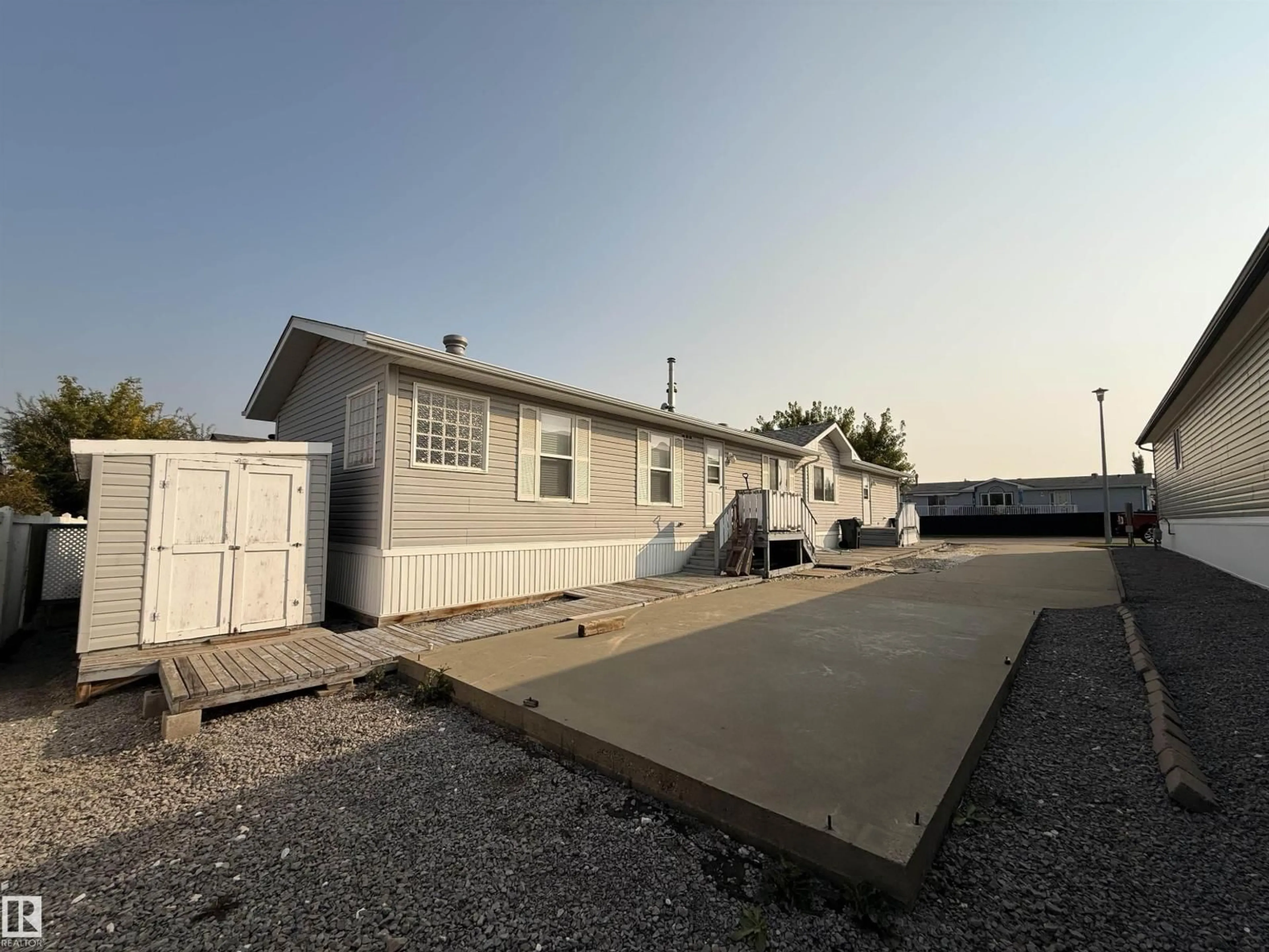 Unknown for 1706 JUBILEE LO, Sherwood Park Alberta T8H2N5