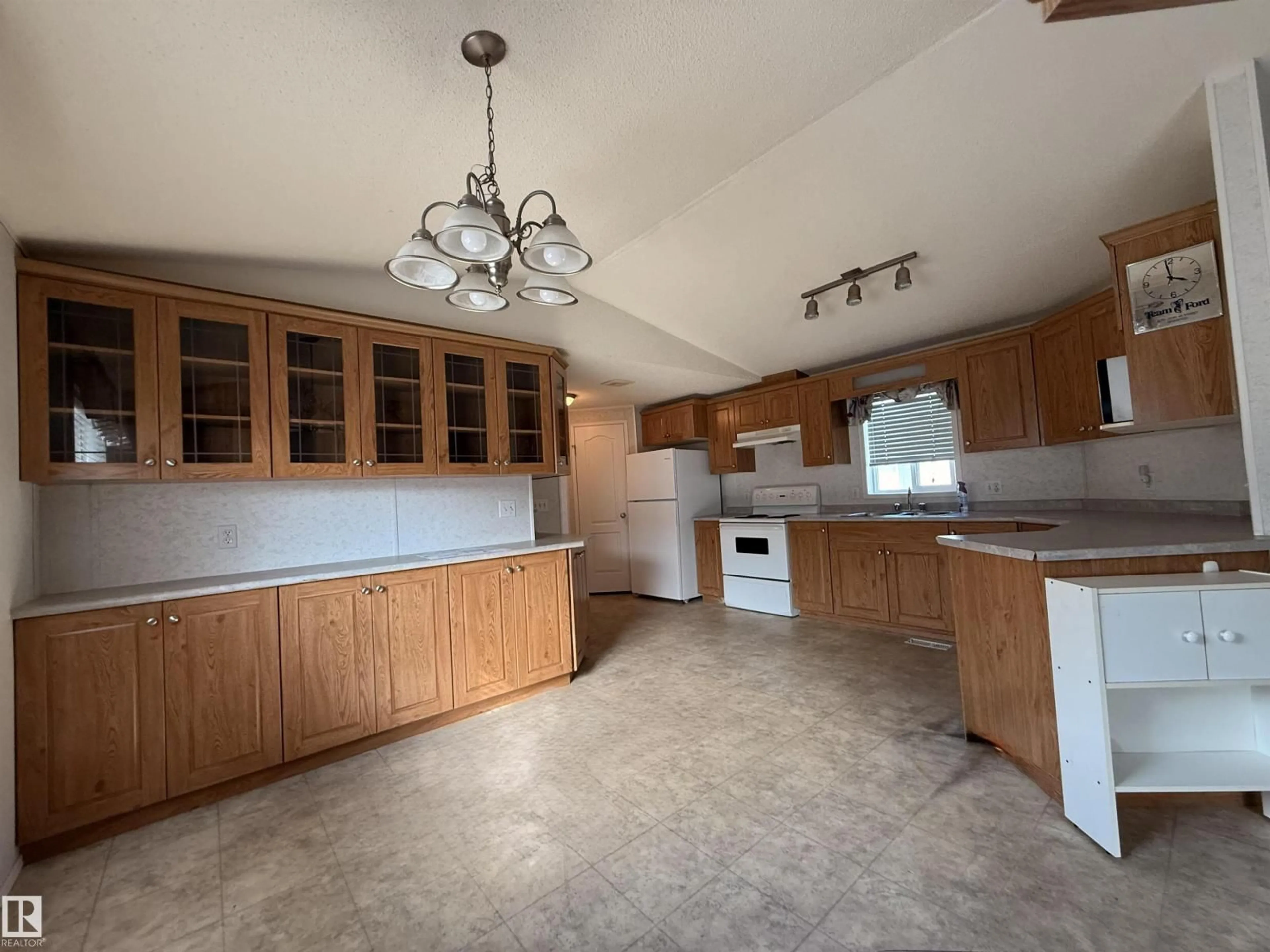 Open concept kitchen, unknown for 1706 JUBILEE LO, Sherwood Park Alberta T8H2N5