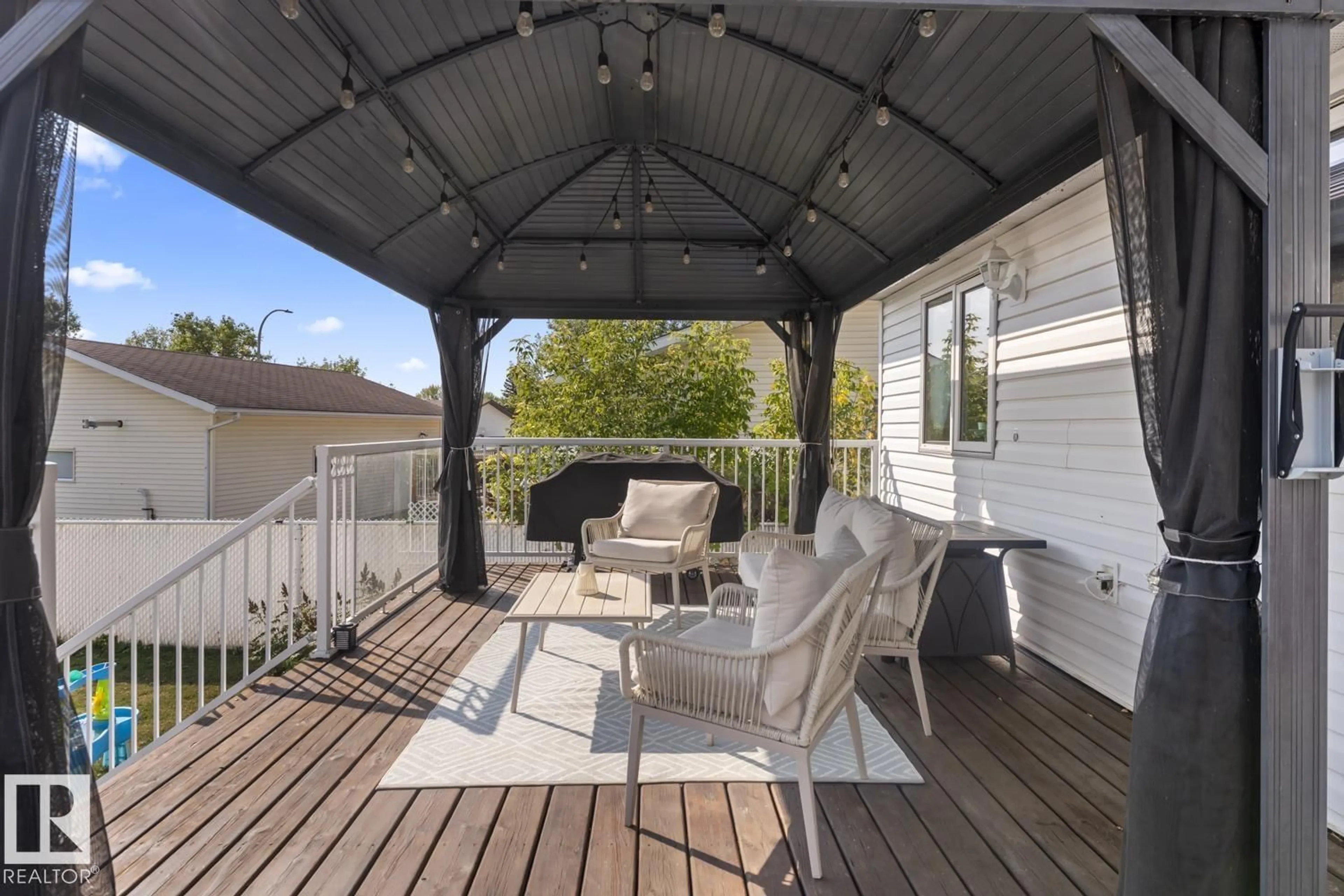 Patio, street for 4206 43 AV, Bonnyville Town Alberta T9N1R7