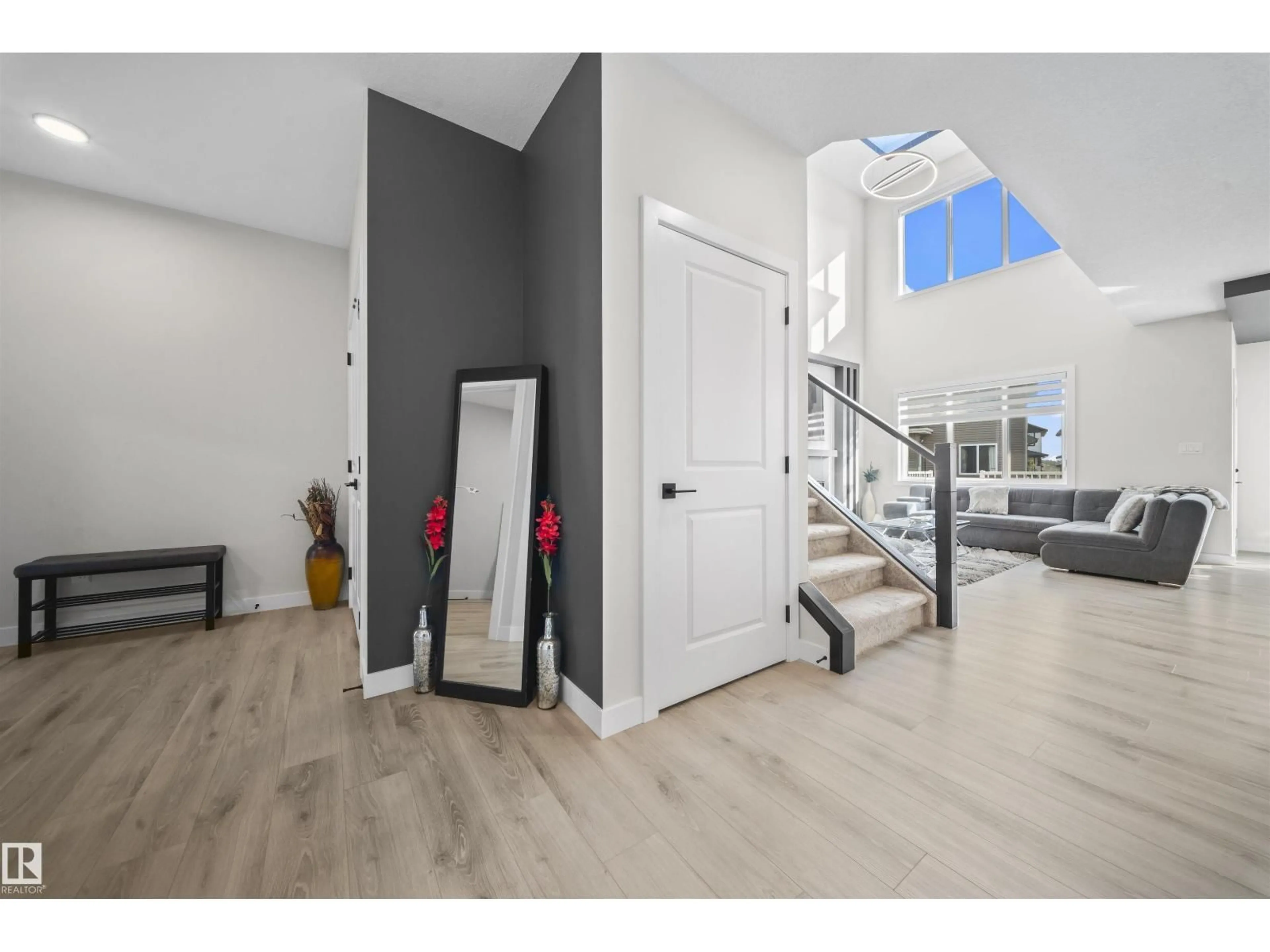 Indoor entryway for 460 ROBERTS CR, Leduc Alberta T9E1N4