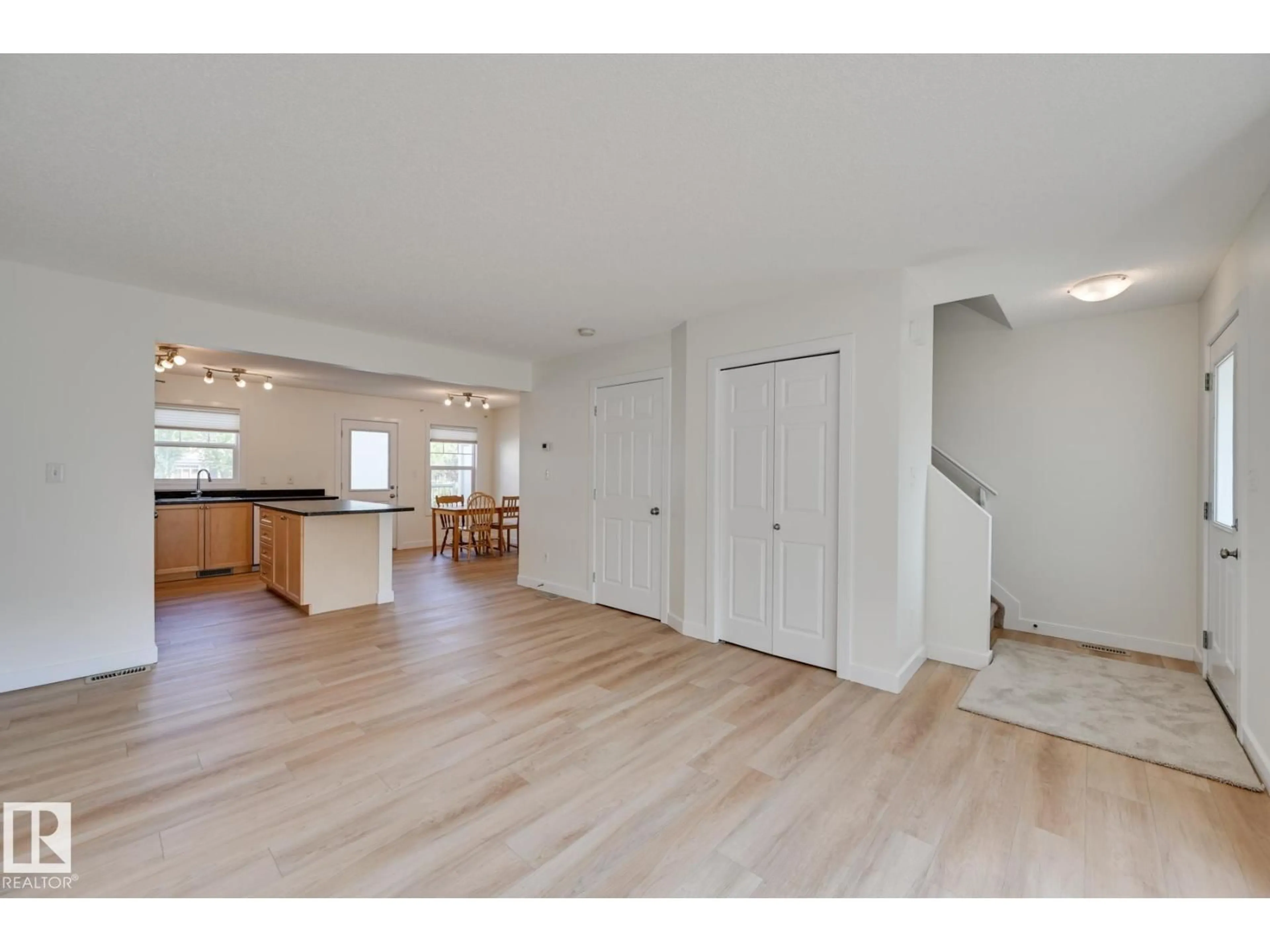 Unknown for 38 - 6032 38 AV NW, Edmonton Alberta T6L0A4