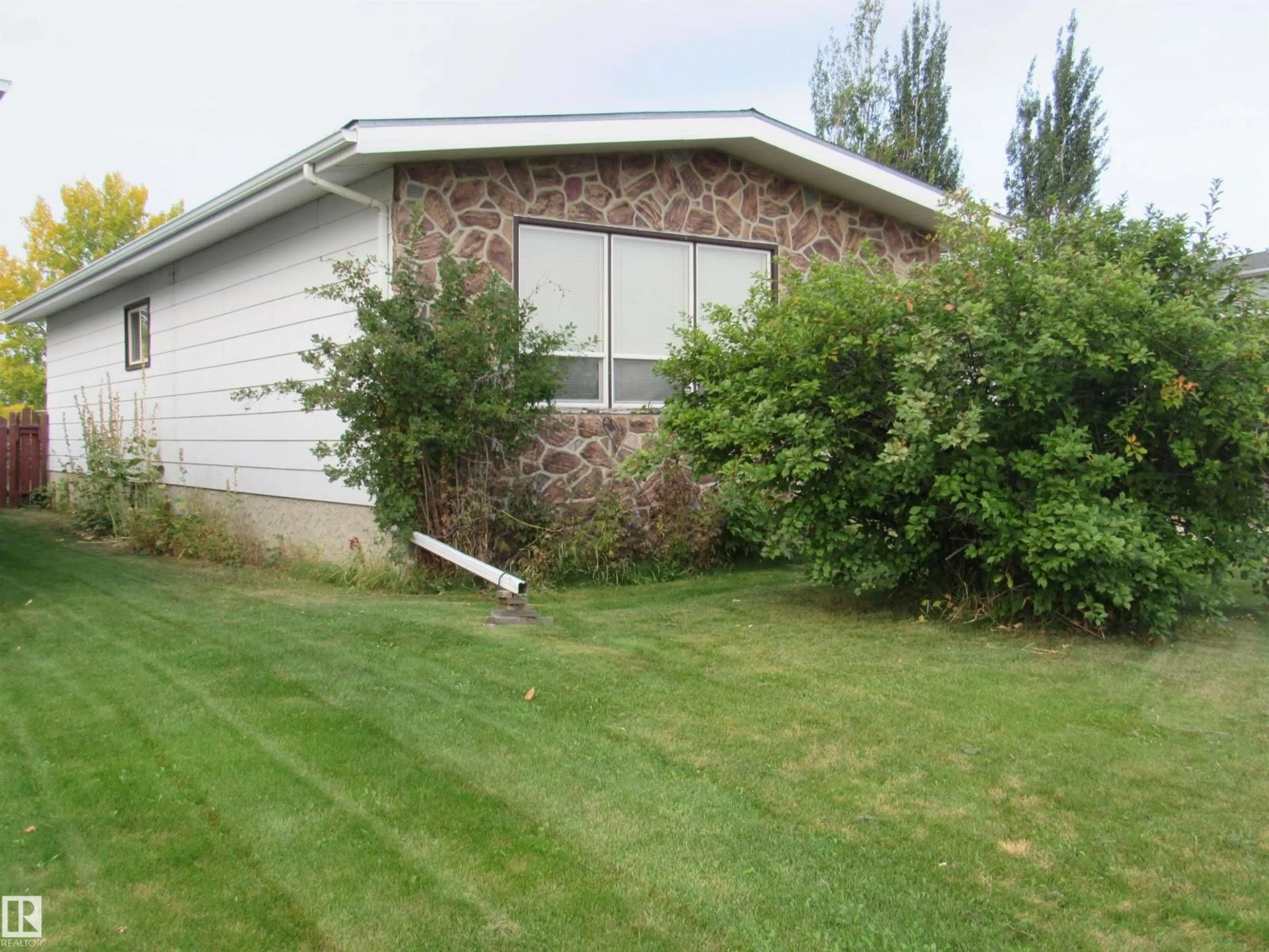 Unknown for 5812 53 ST, Barrhead Alberta T7N1N1