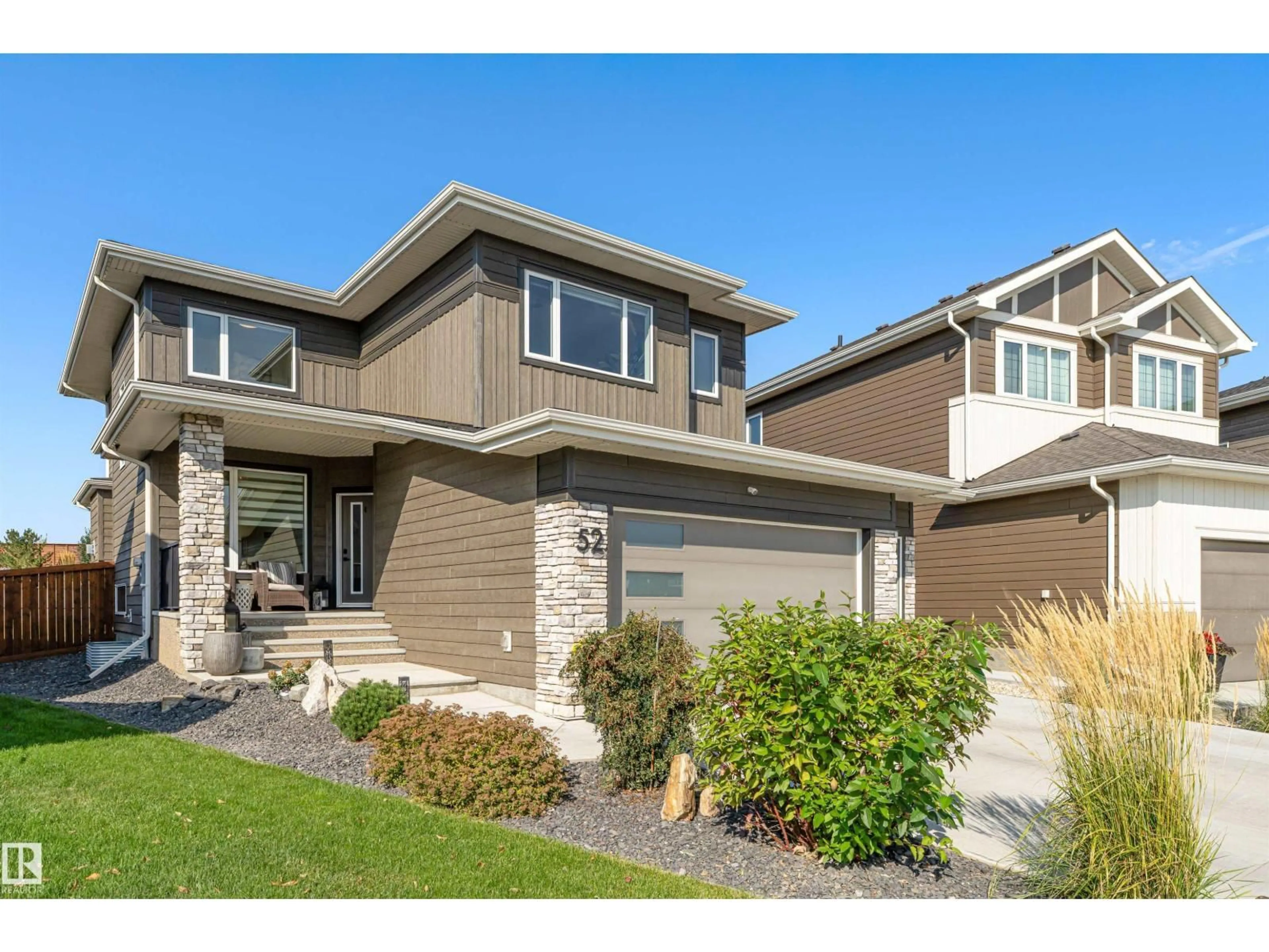 Home with vinyl exterior material, street for 52 ROBERGE CL, St. Albert Alberta T8N7W3