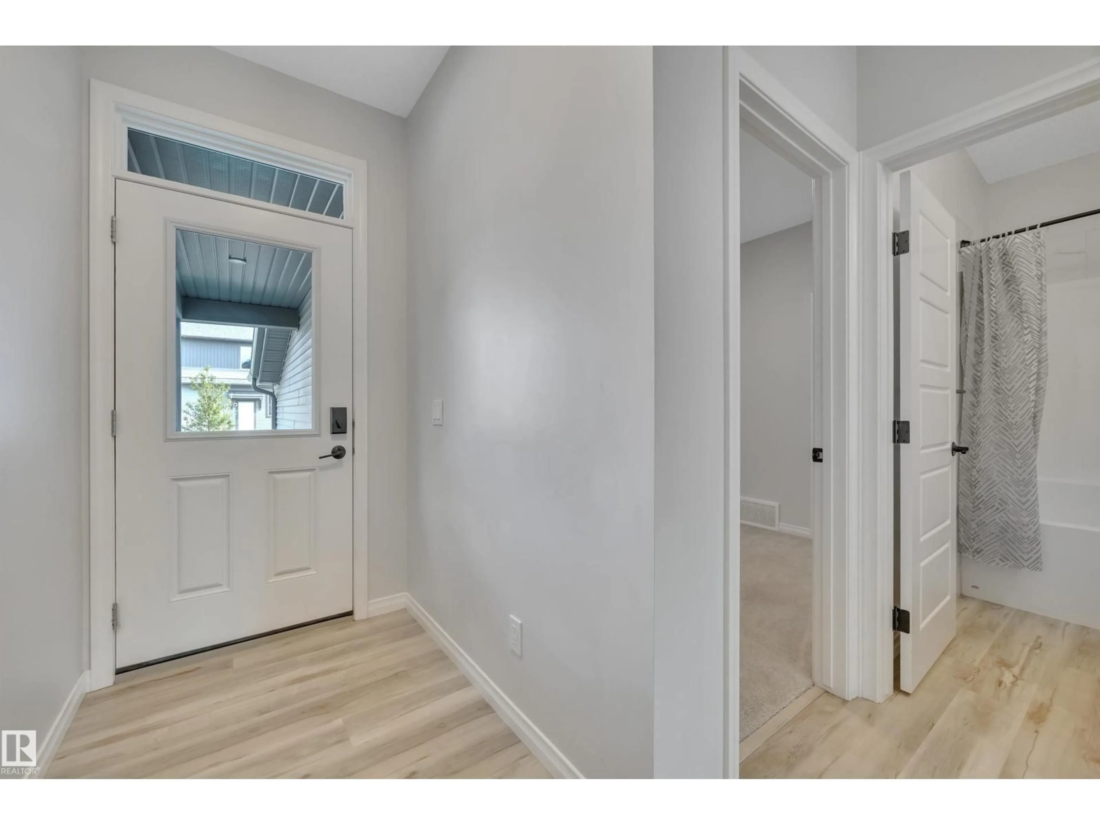 Indoor entryway for 4812 KINNEY RD, Edmonton Alberta T6W5G2