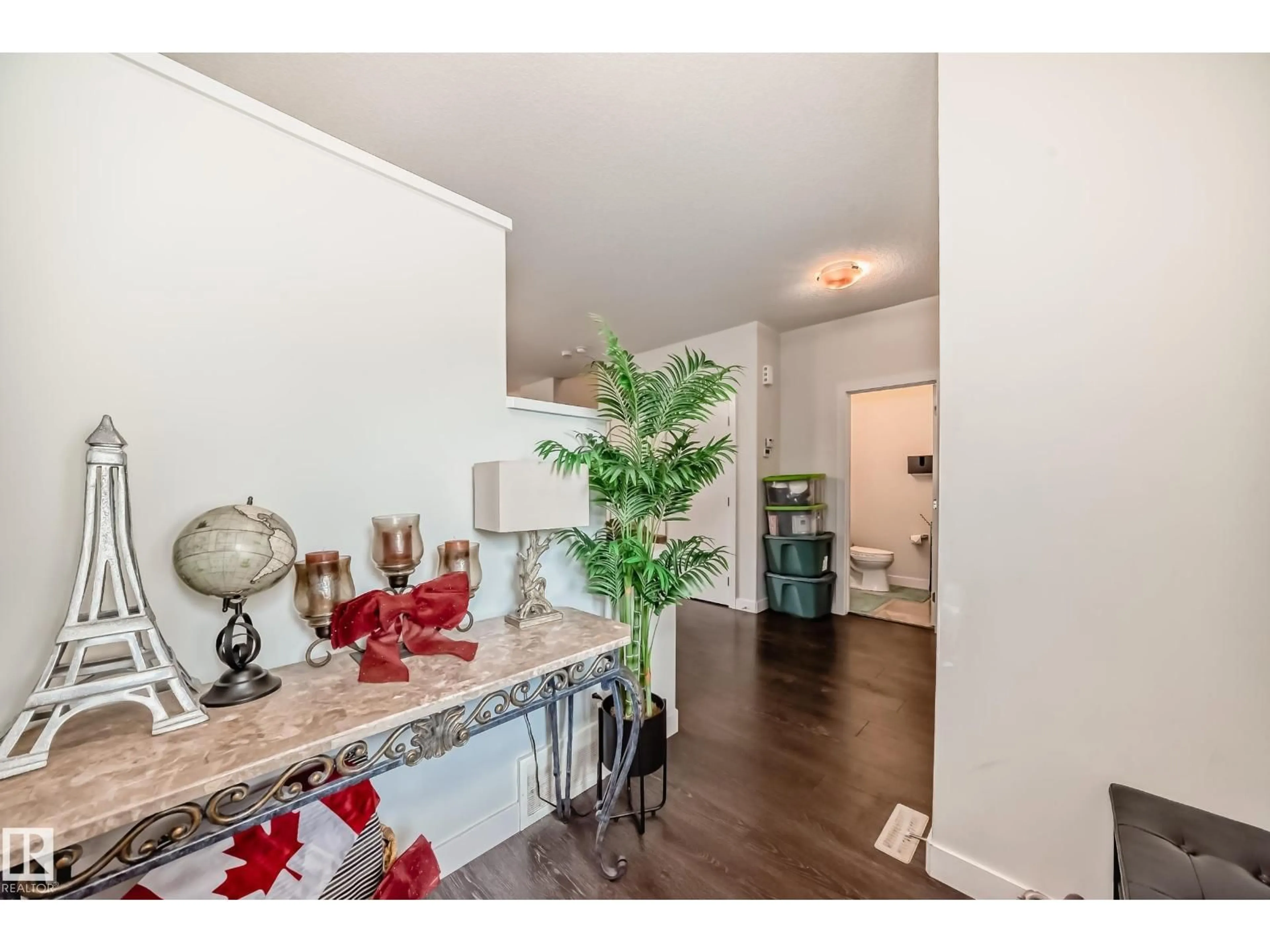 Indoor entryway for 7430 CREIGHTON PL, Edmonton Alberta T6W3Z4