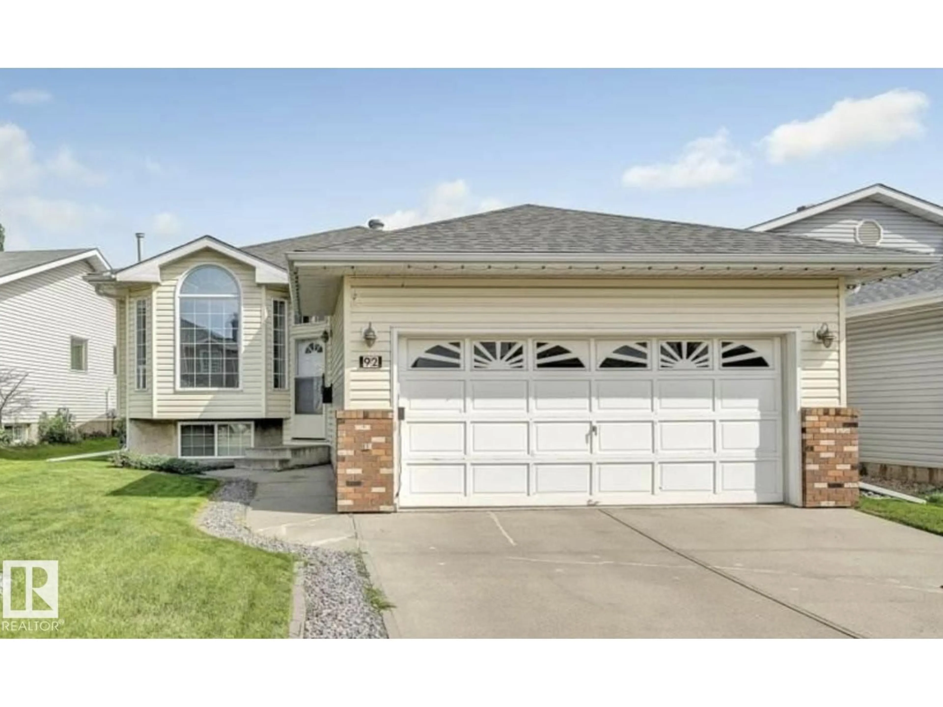 Home with vinyl exterior material, street for 92 JEFFERSON RD, Edmonton Alberta T6L6P8