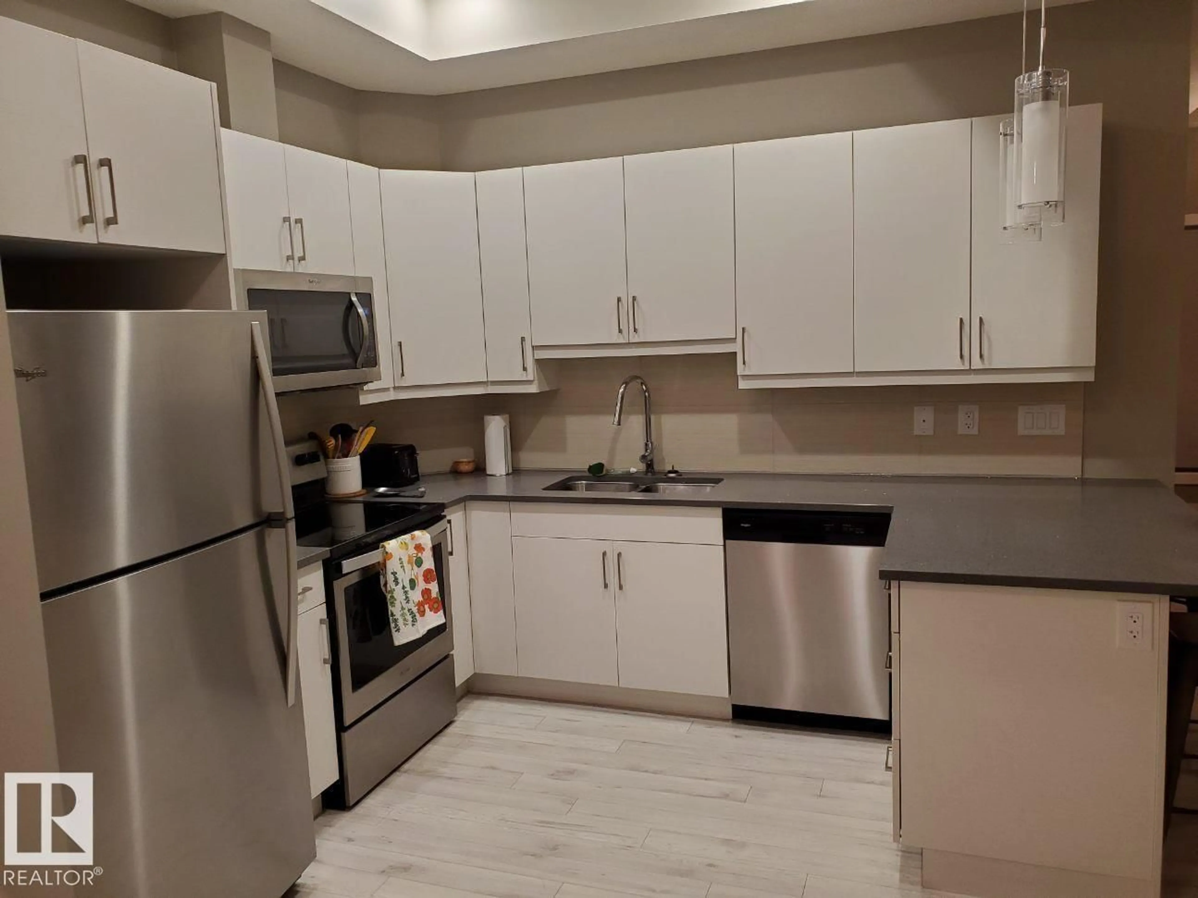 Standard kitchen, ceramic/tile floor for 103 10006 83 AV, Edmonton Alberta T6E2C2