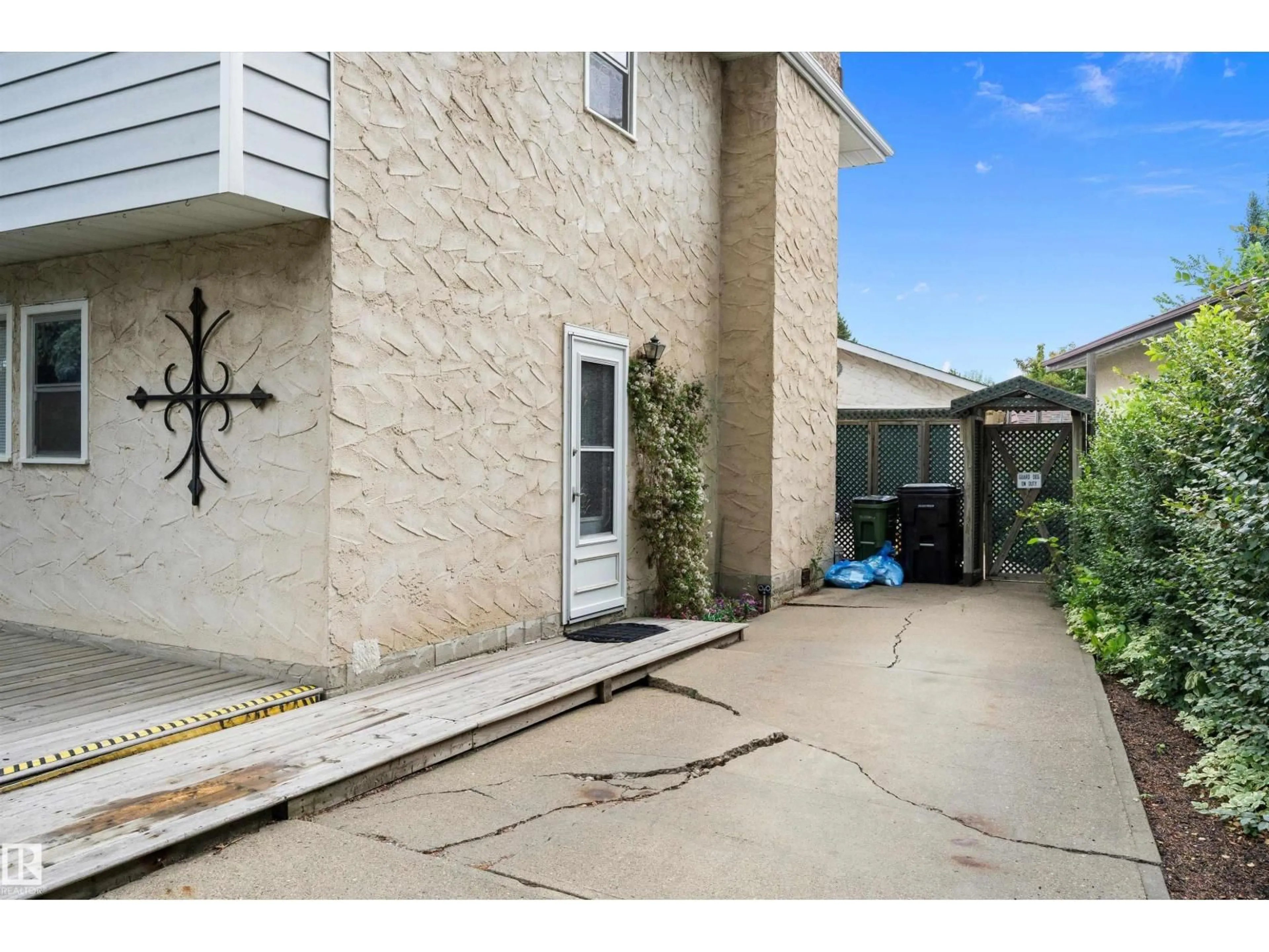 Unknown for 3443 87 ST, Edmonton Alberta T6K0J1