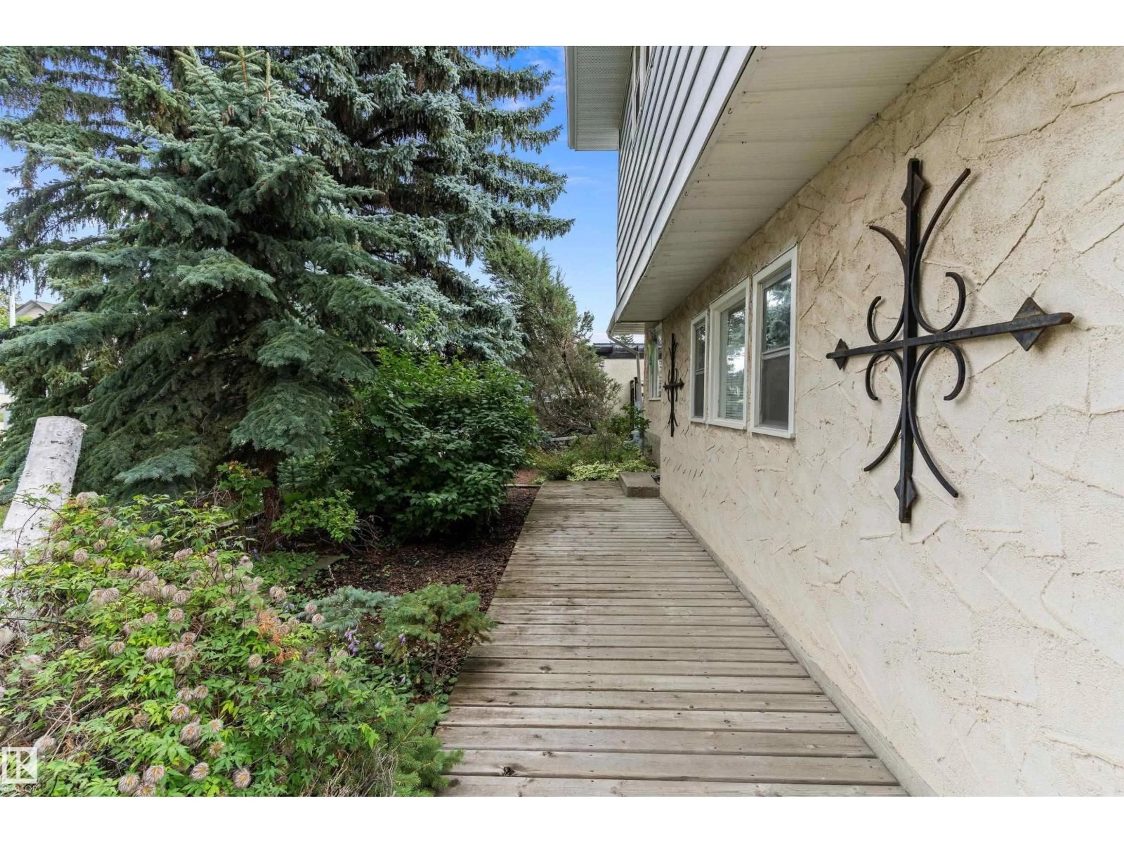 Patio, street for 3443 87 ST, Edmonton Alberta T6K0J1