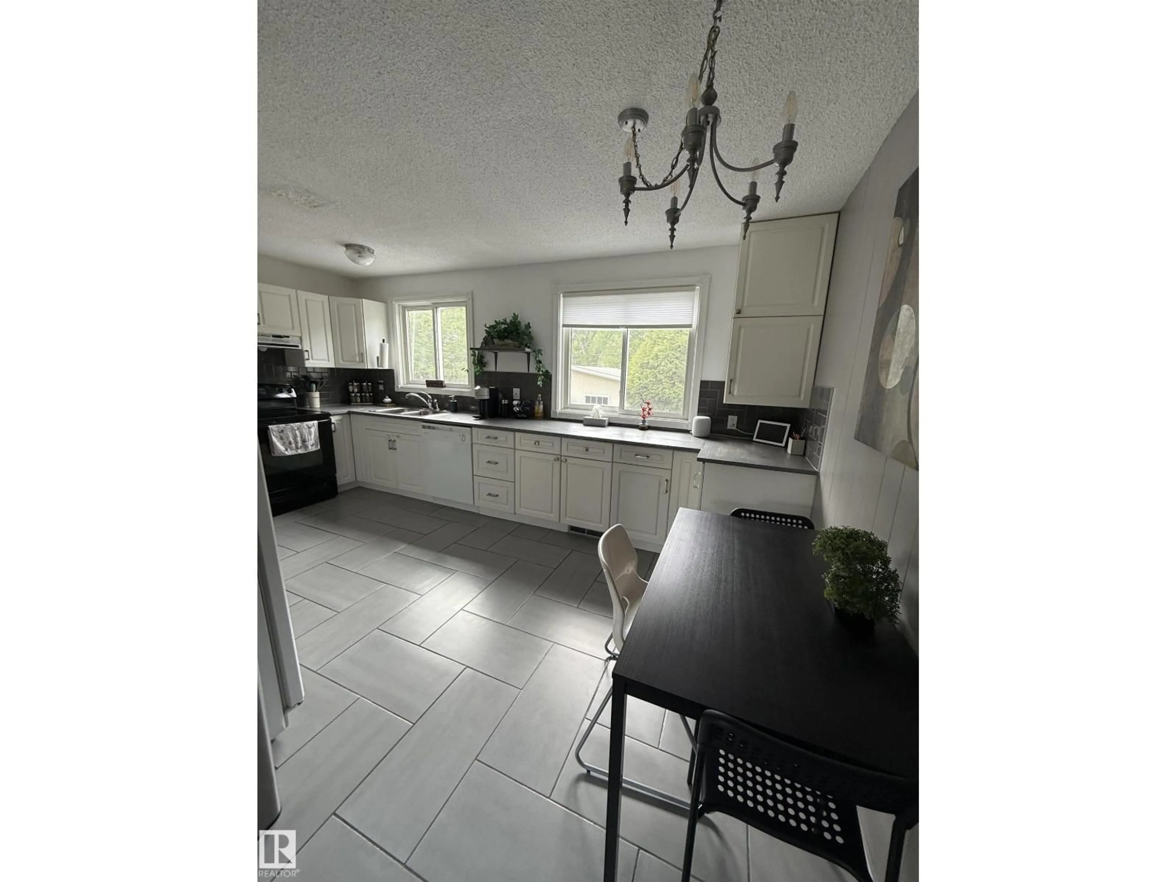 Open concept kitchen, unknown for 40 GARDEN CR, St. Albert Alberta T8N0W9