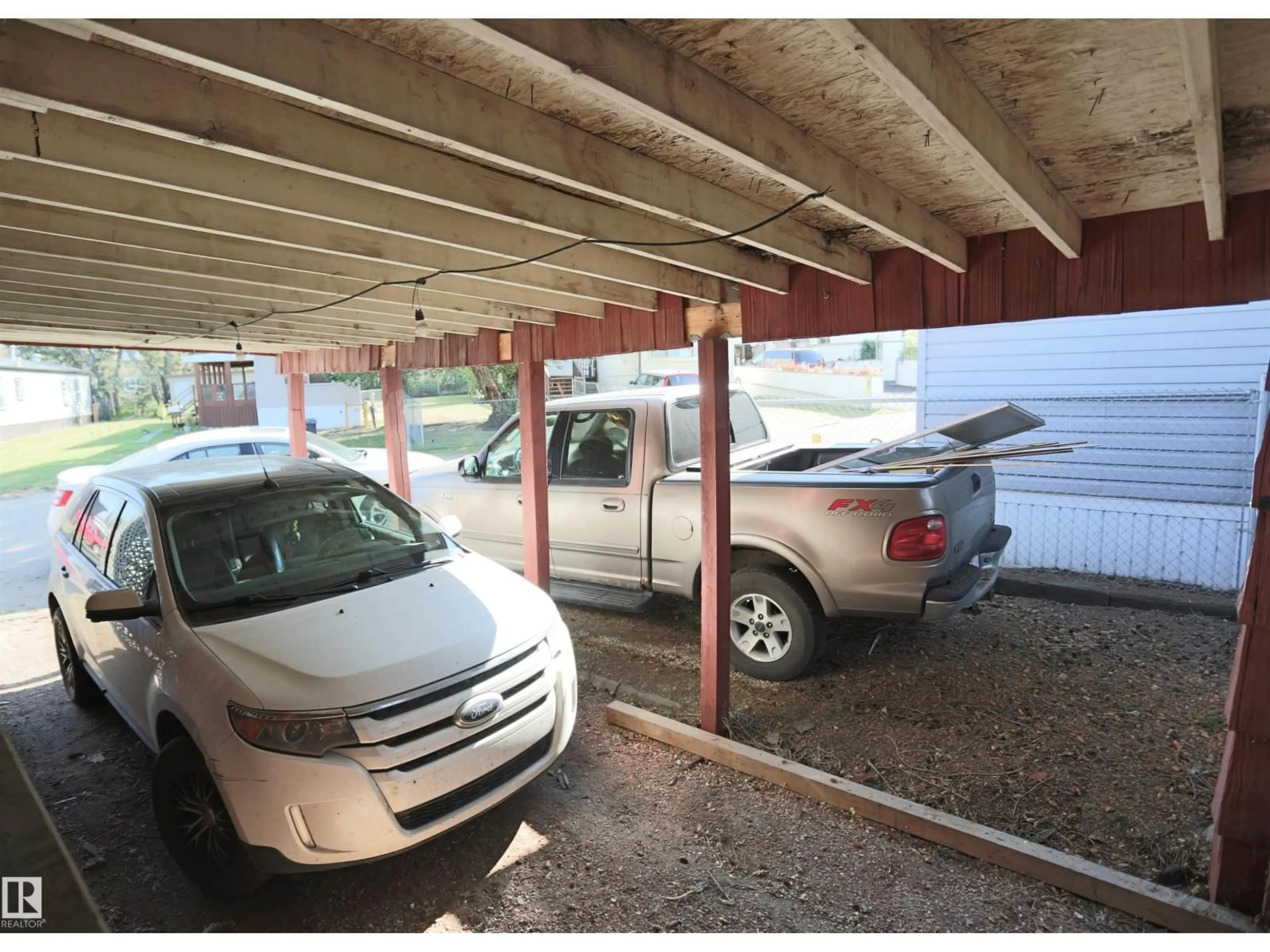 Indoor garage for 305 - 230 CALAHOO RD, Spruce Grove Alberta T7X3L2