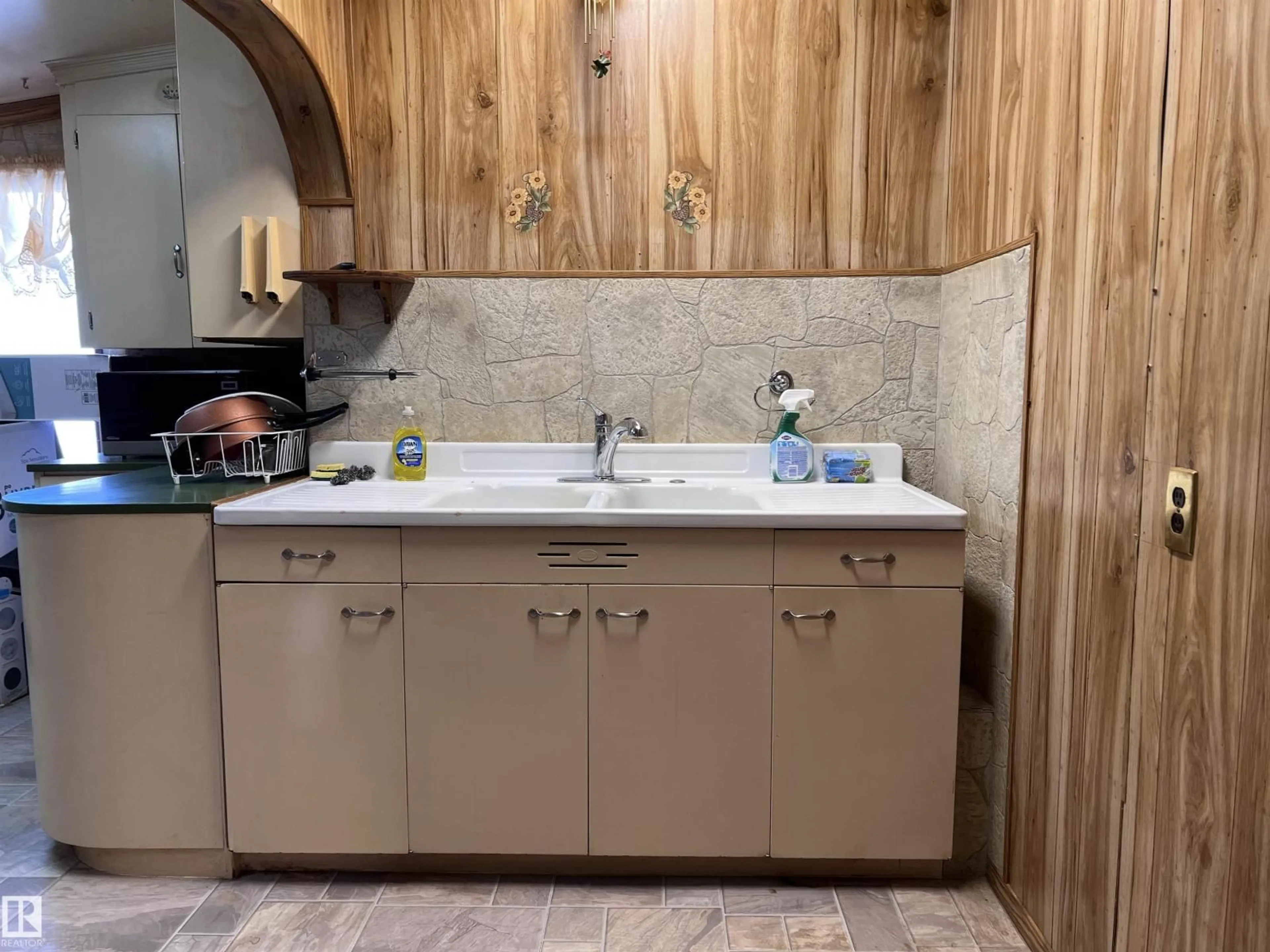 Standard kitchen, ceramic/tile floor for 5208 51ST ST, Strome Alberta T0B4H0