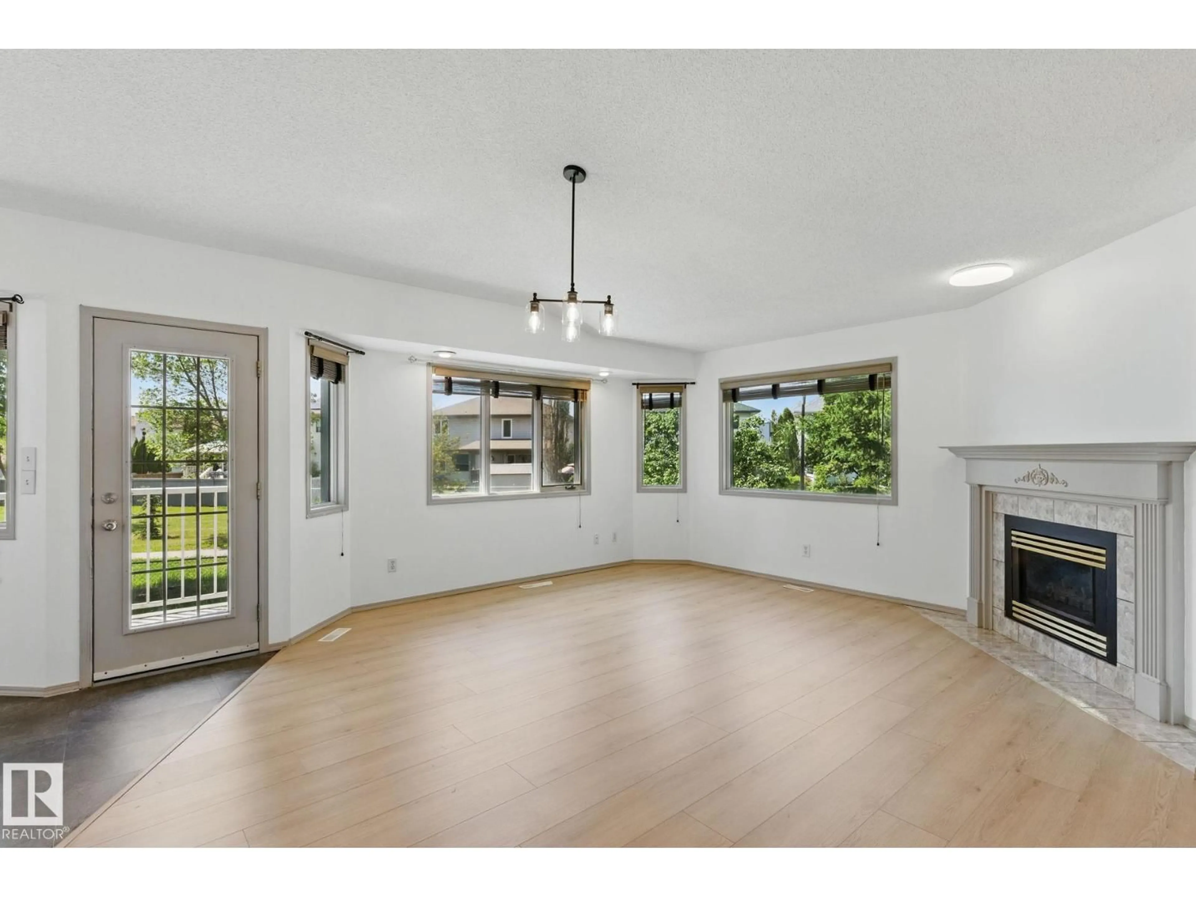 A pic of a room for 9971 178 AV, Edmonton Alberta T5X5X2