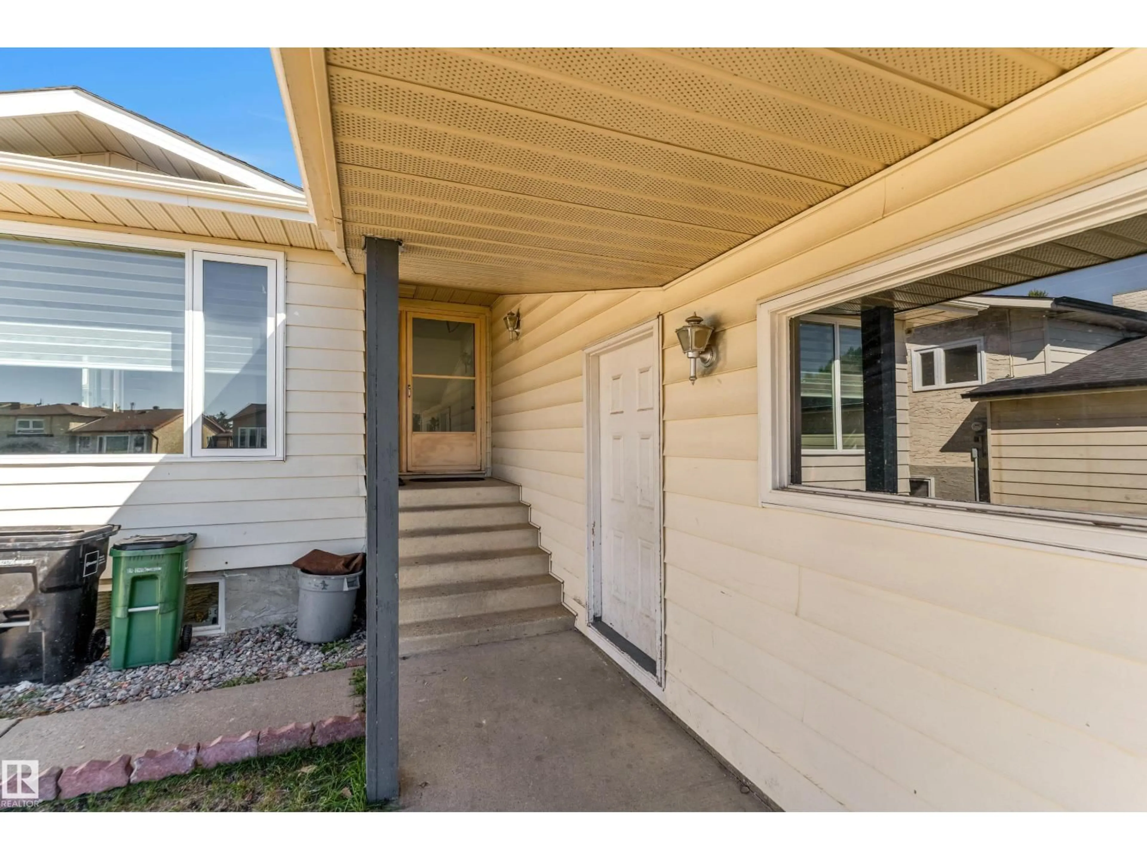 Unknown for NW - 4116 27 AV, Edmonton Alberta T6L4G9