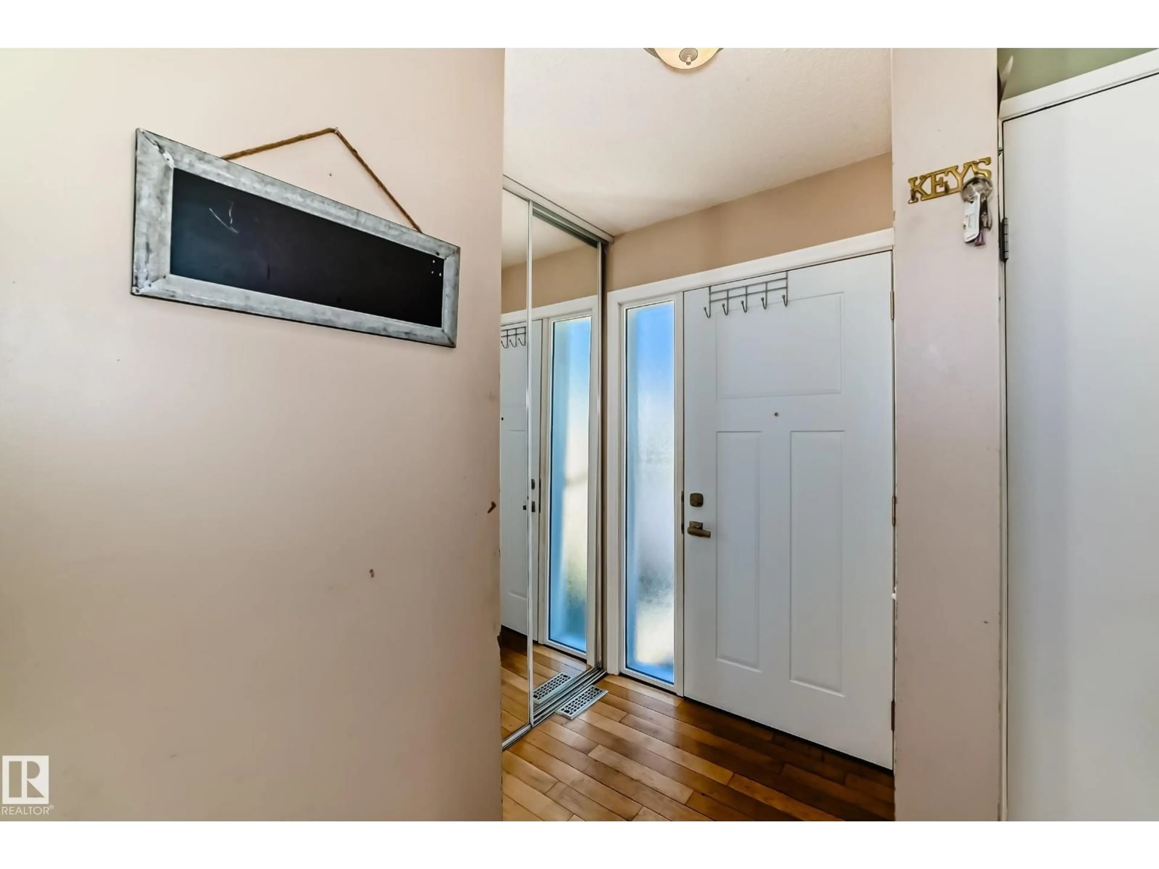 Indoor entryway for 529 KNOTTWOOD RD, Edmonton Alberta T6K2V6