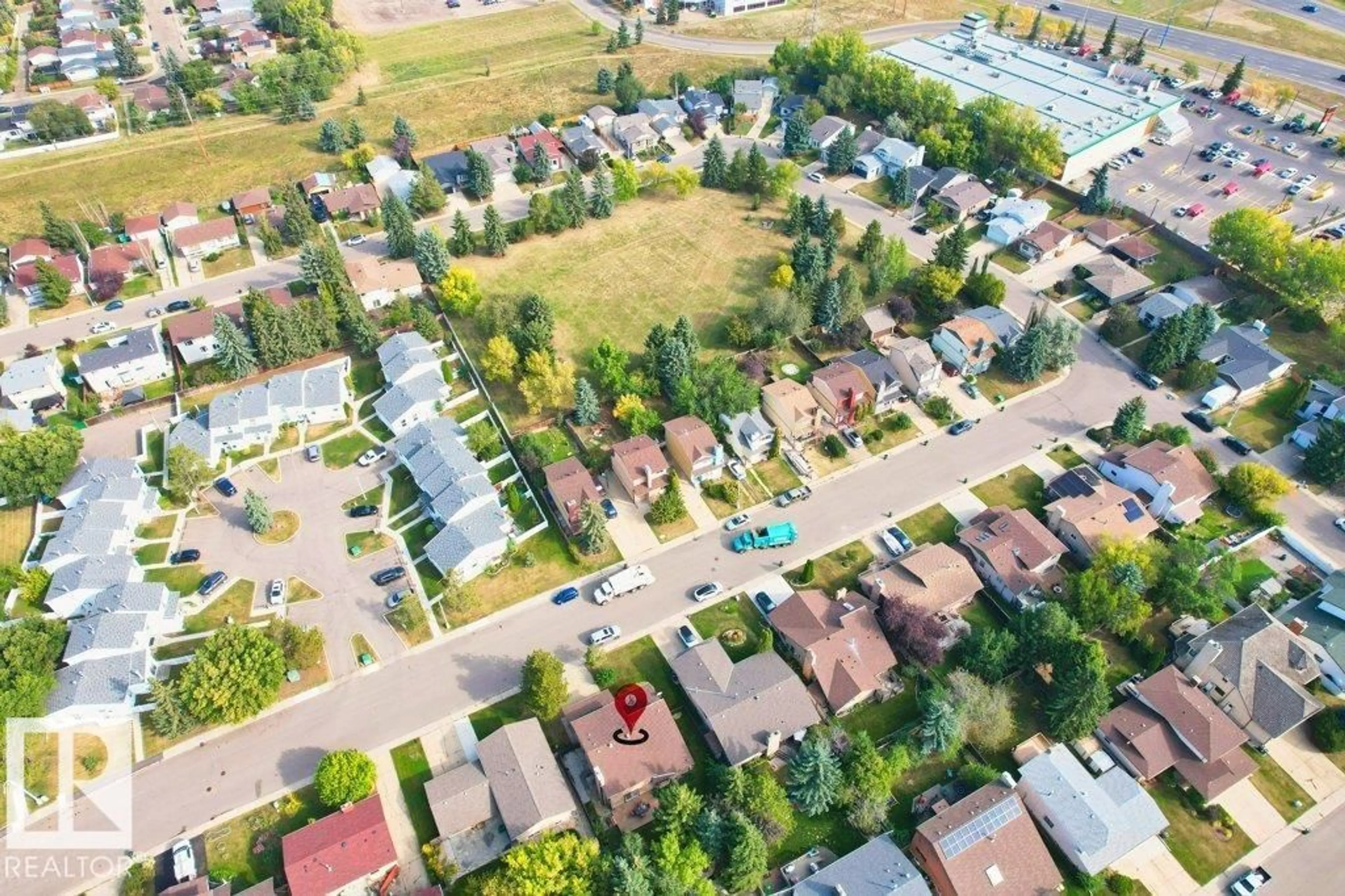 A pic from outside/outdoor area/front of a property/back of a property/a pic from drone, street for 10429 28A AV, Edmonton Alberta T6J4E5