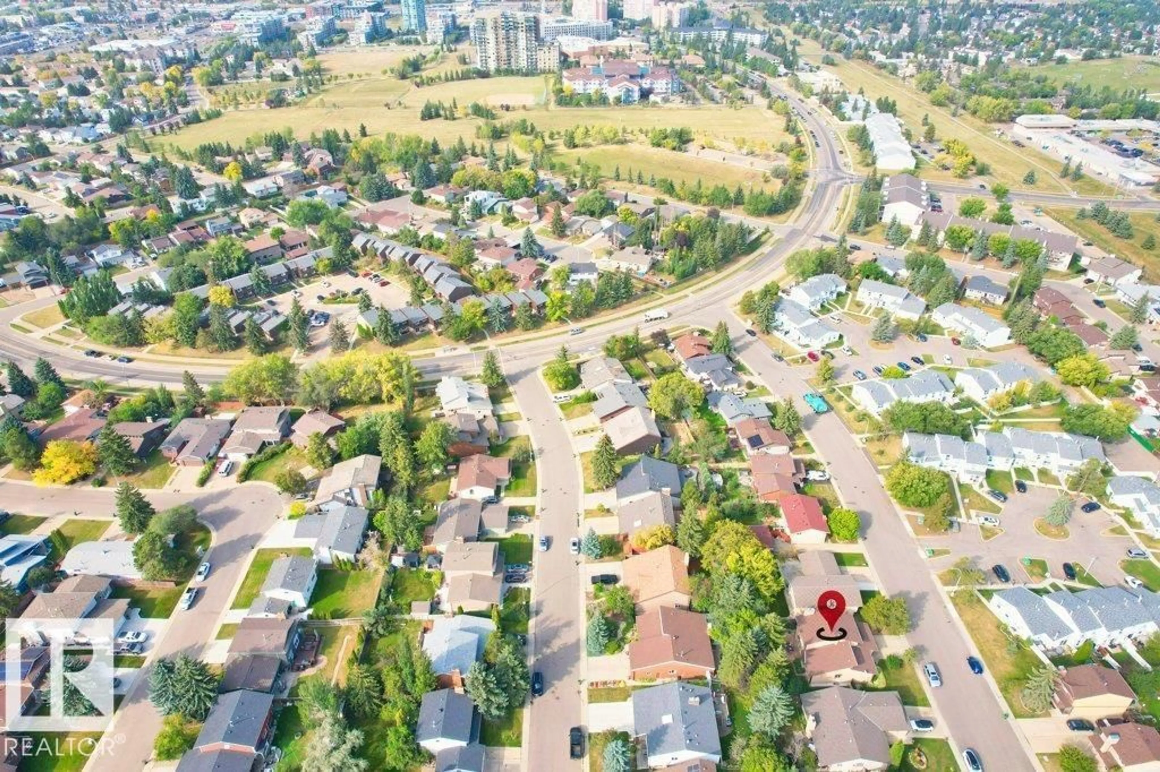 A pic from outside/outdoor area/front of a property/back of a property/a pic from drone, street for 10429 28A AV, Edmonton Alberta T6J4E5